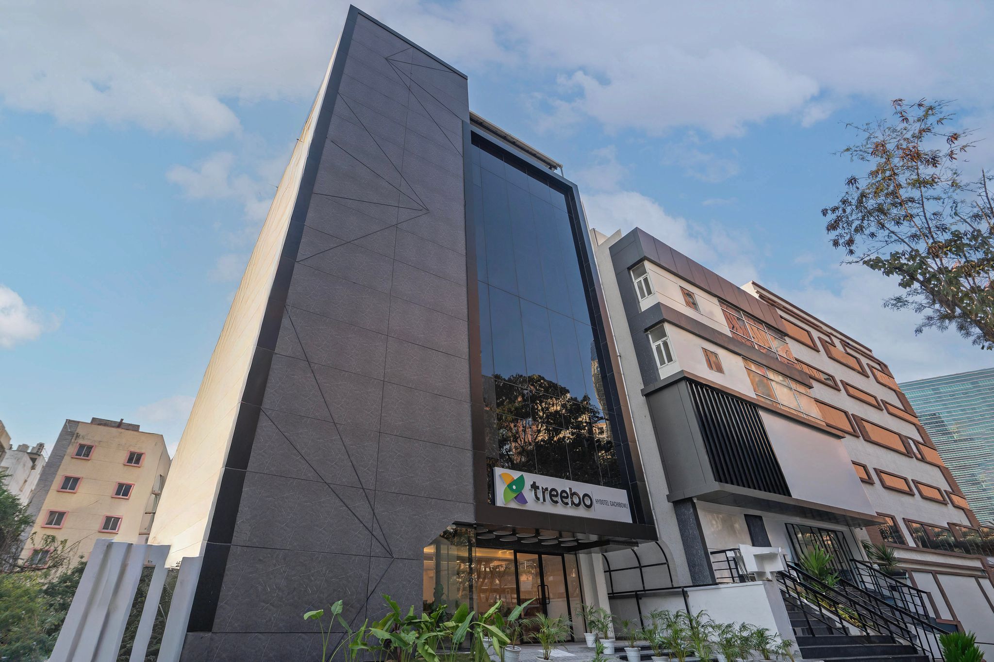 Treebo Premium Hydotel, Hi-Tech City