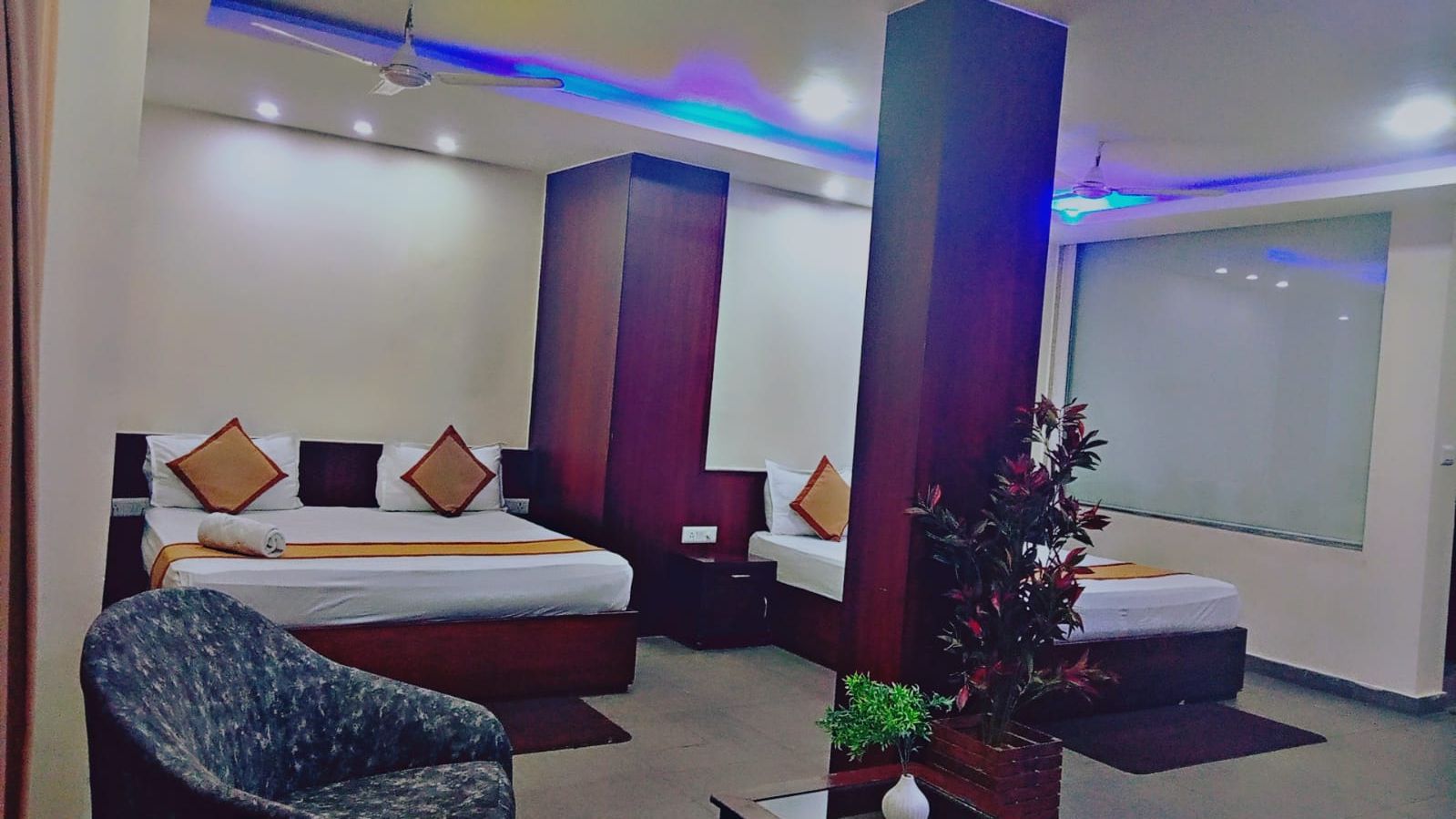 Hotel Diamond Vaishali Family Suite