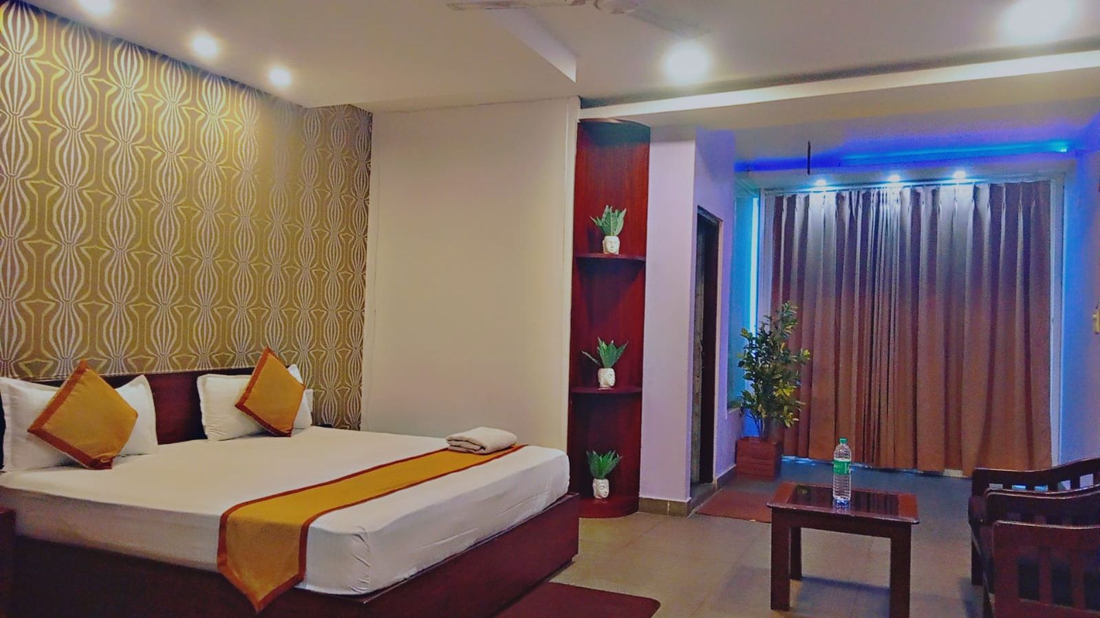Hotel Diamond Vaishali Super Deluxe Room 4