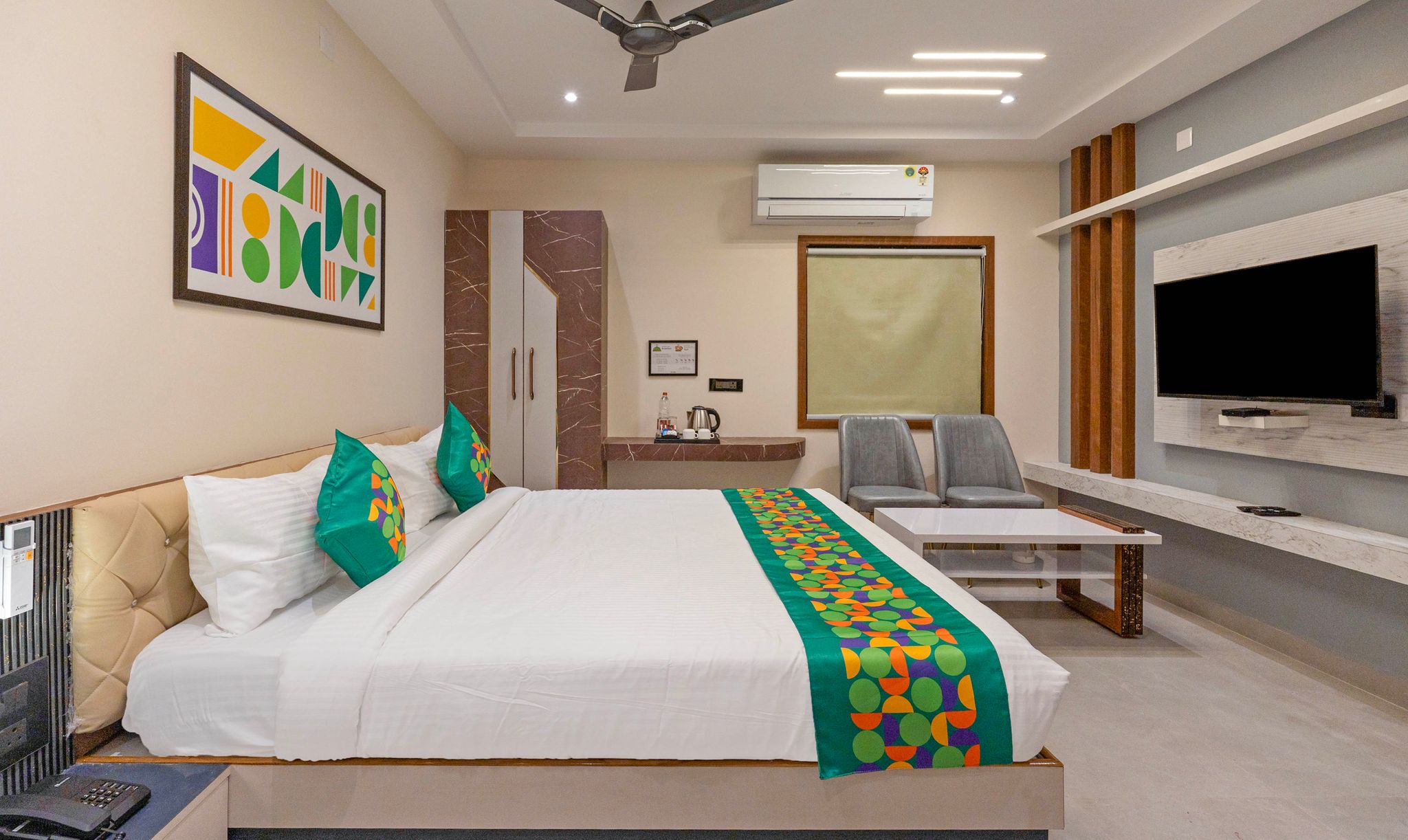 Treebo HR Grand Deluxe Room 2