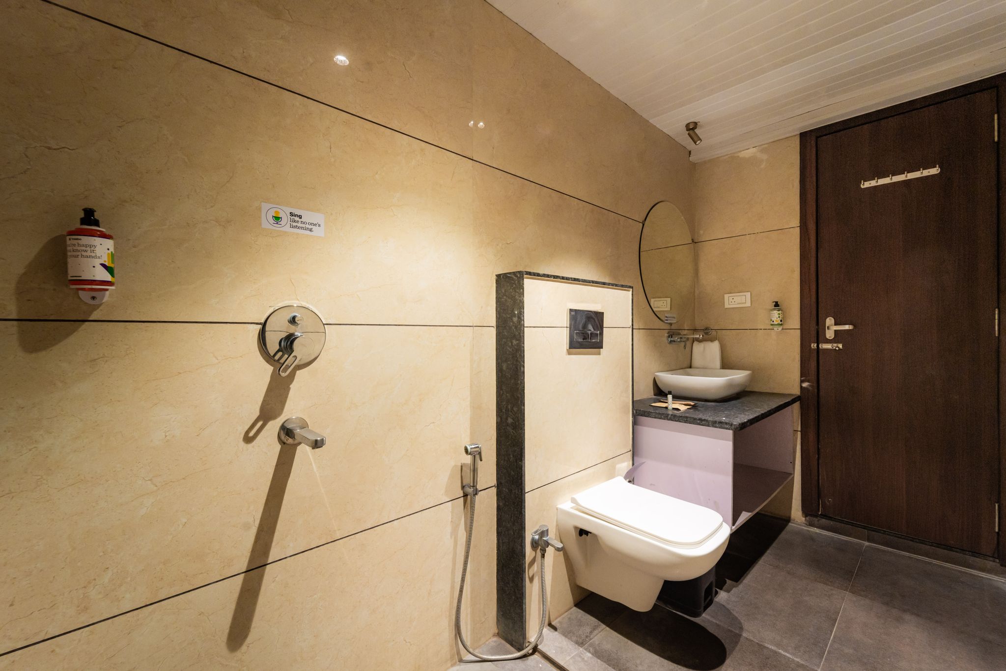 Treebo Awadhvue Standard Room 4