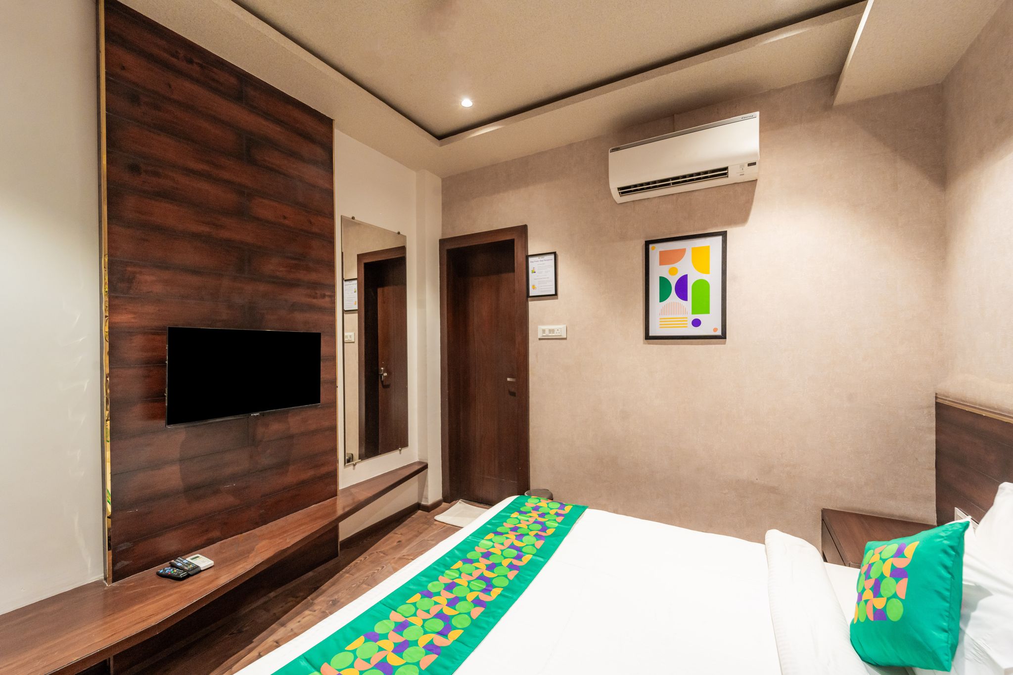 Treebo Awadhvue Standard Room 6