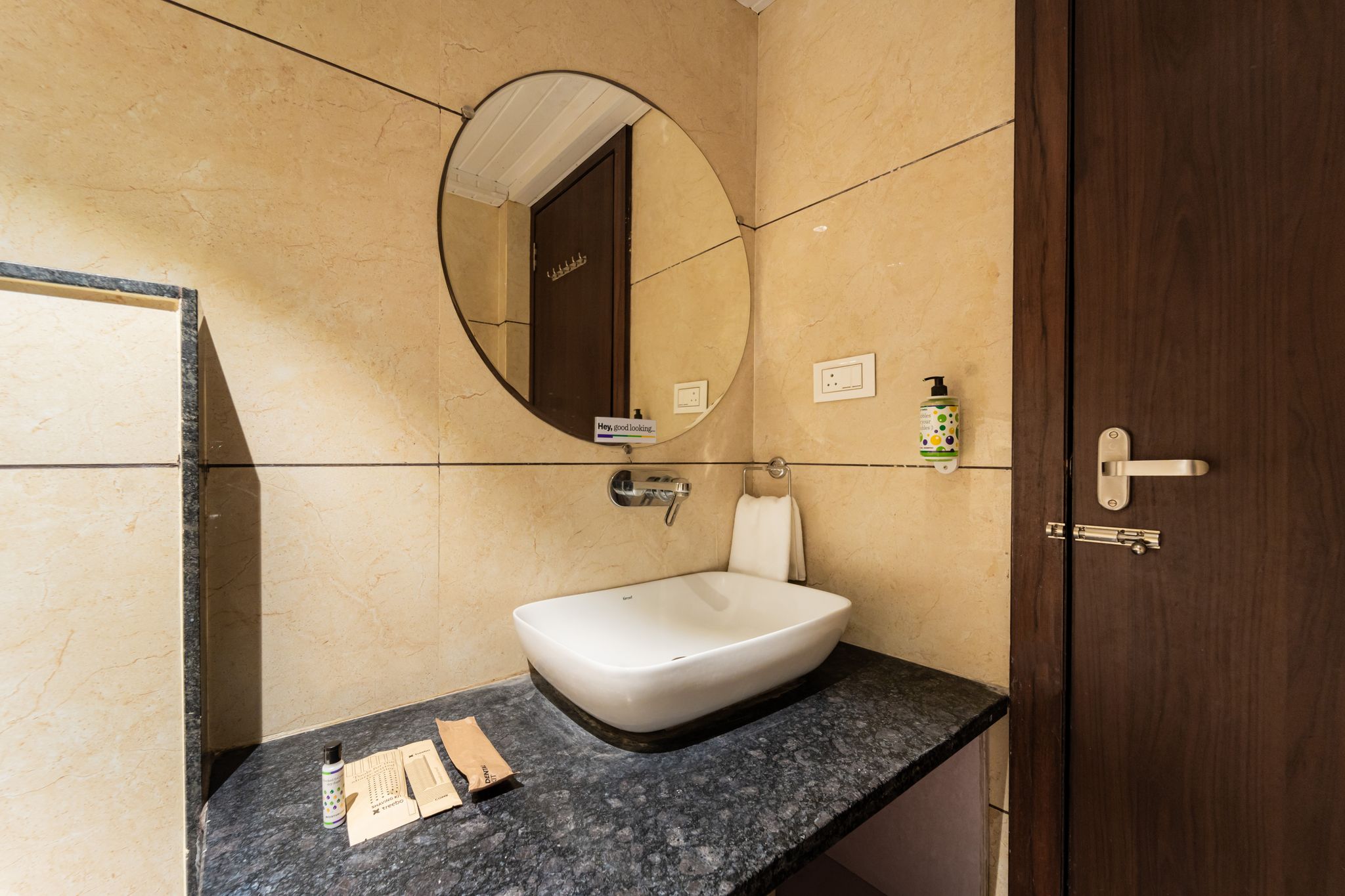 Treebo Awadhvue Standard Room 8