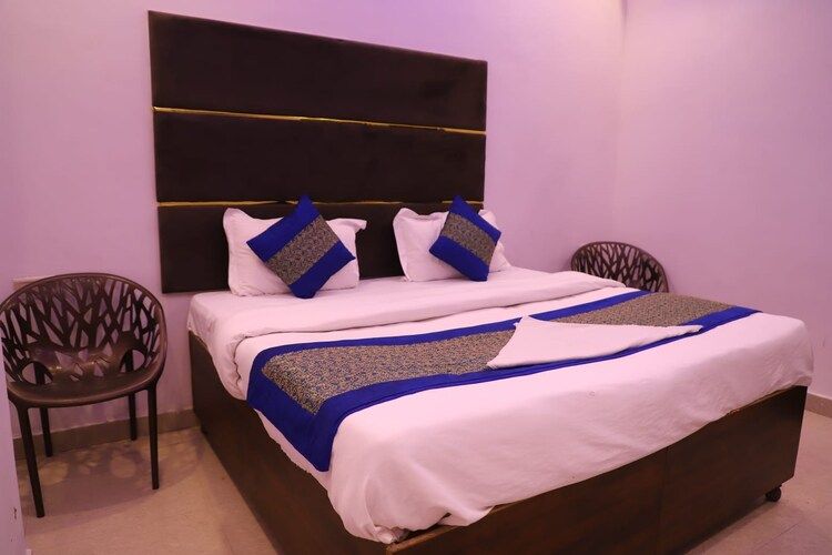 Hotel Pluto Deluxe Room 5