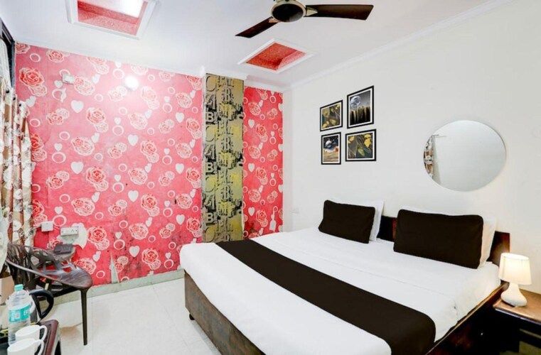 Hotel Pluto Deluxe Room 2