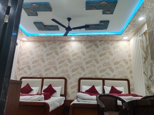 Hotel Tejasva Deluxe Room 9