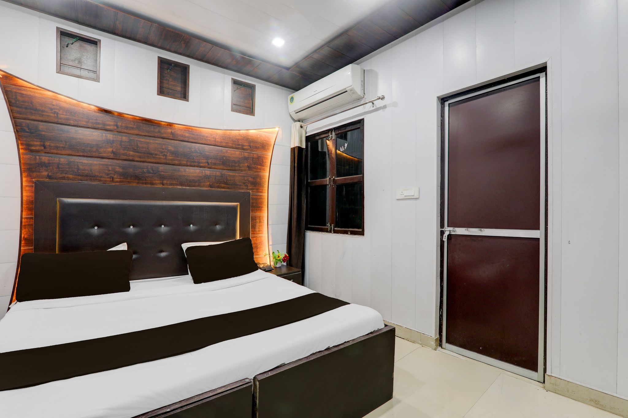 Hotel Ganapati Inn Classic 12