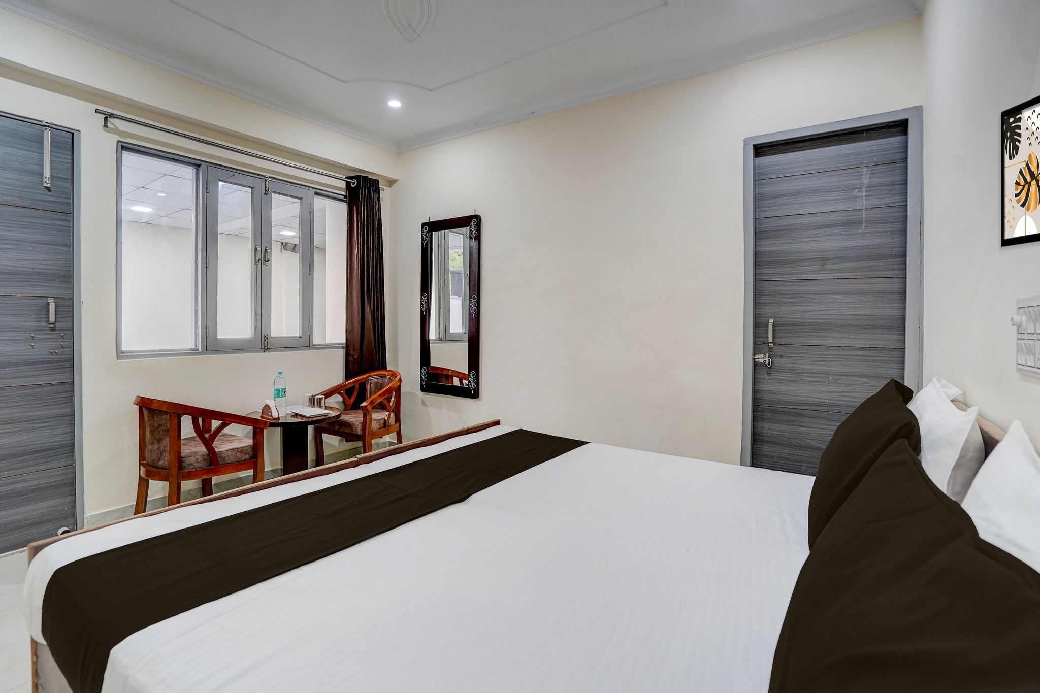 Hotel O Jagdamba Homestay  Hotel & Guest House Classic 6