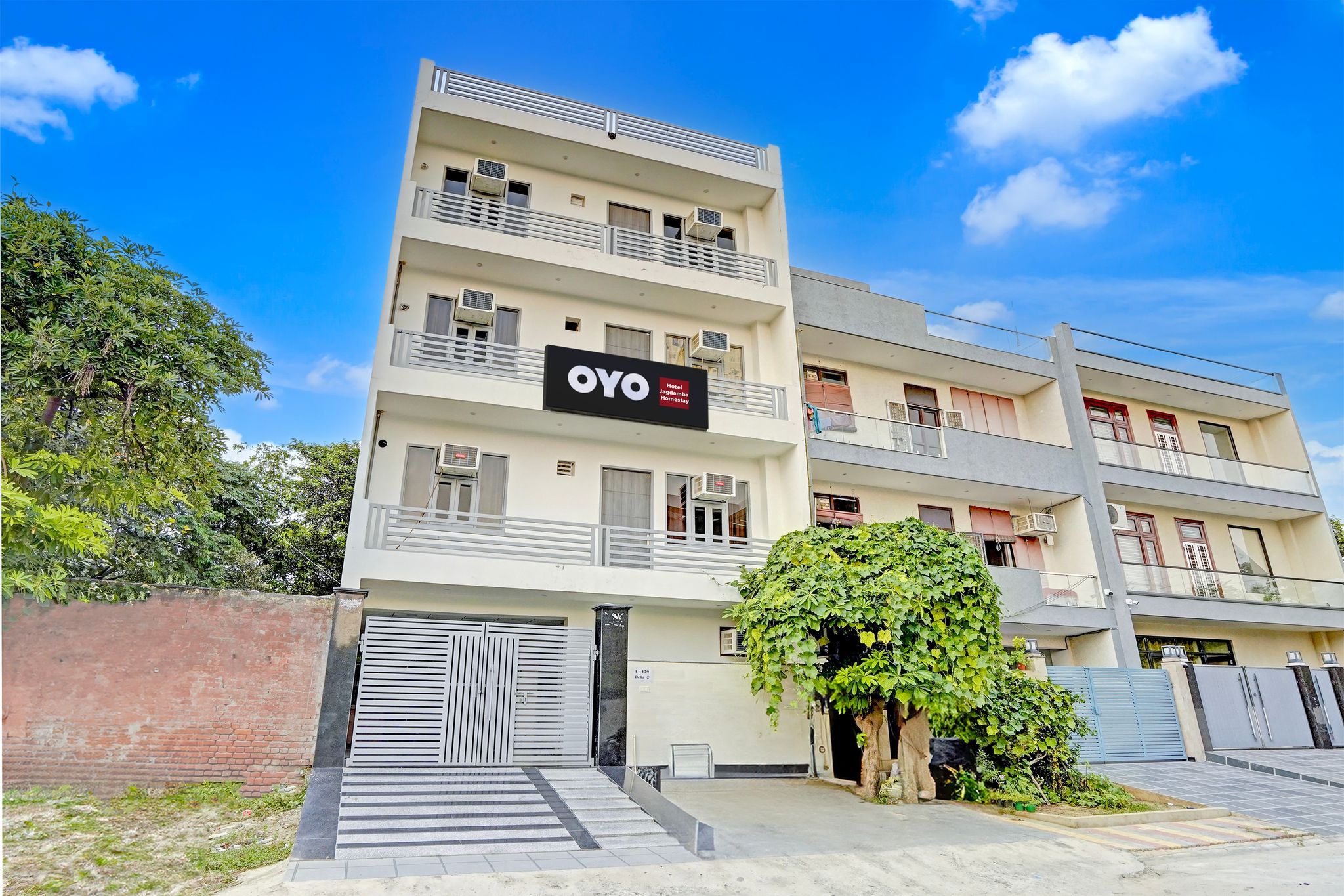 Hotel O Jagdamba Homestay  Hotel & Guest House