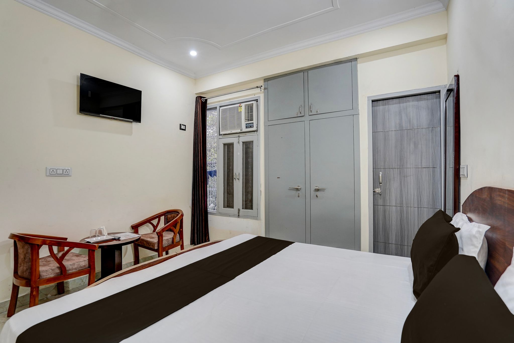 Hotel O Jagdamba Homestay  Hotel & Guest House Classic 13