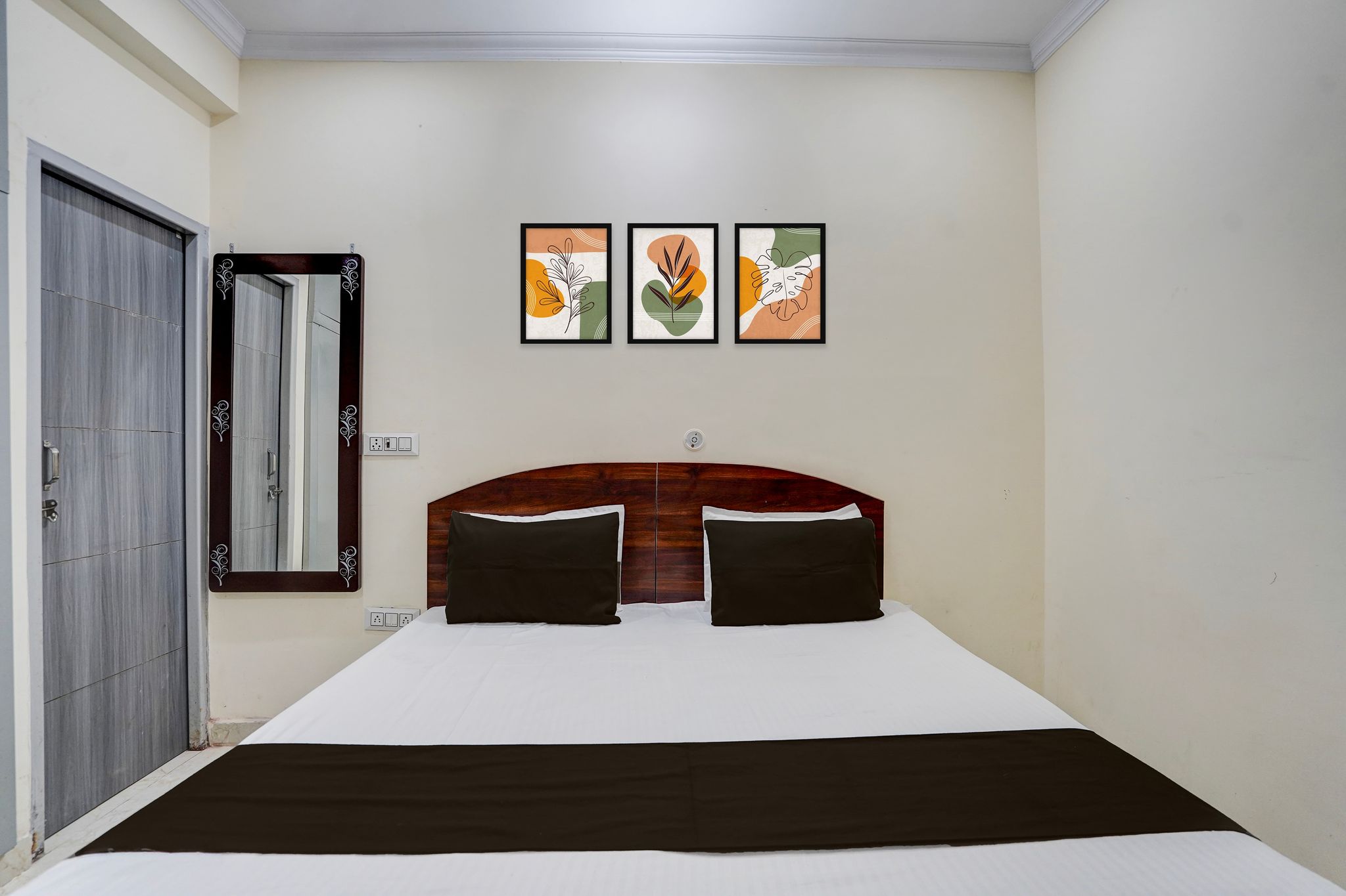 Hotel O Jagdamba Homestay  Hotel & Guest House Classic 14