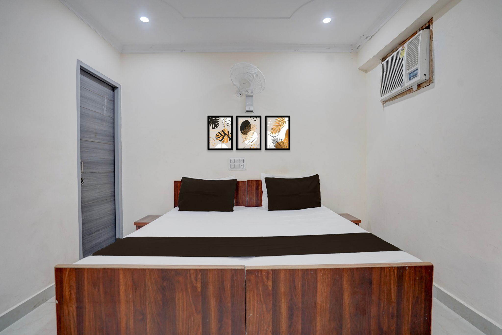 Hotel O Jagdamba Homestay  Hotel & Guest House Classic 12