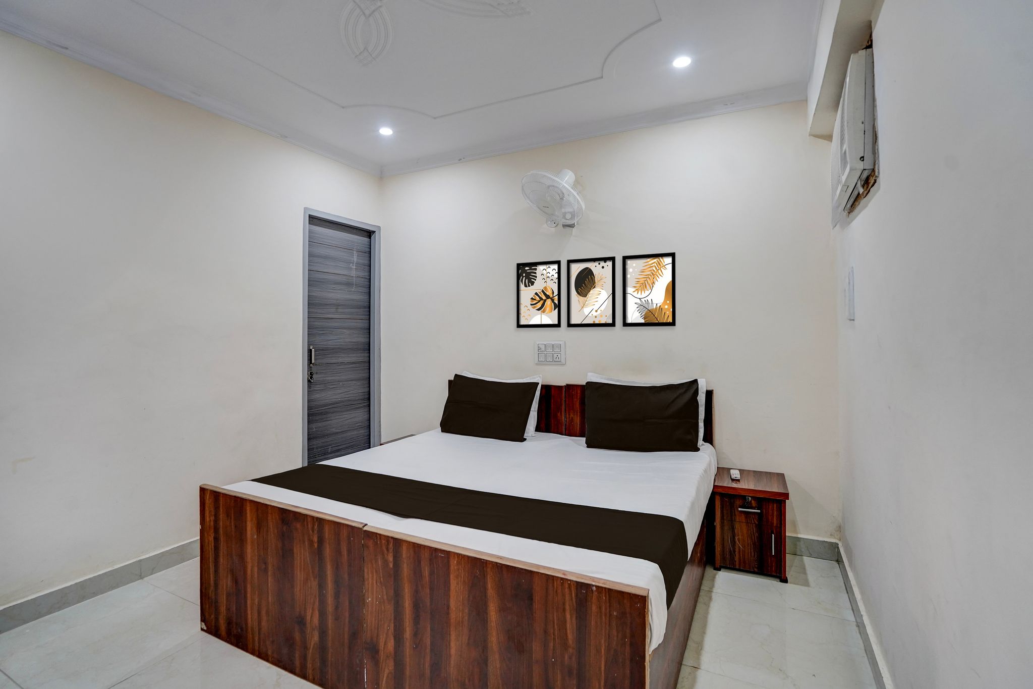 Hotel O Jagdamba Homestay  Hotel & Guest House Classic 7