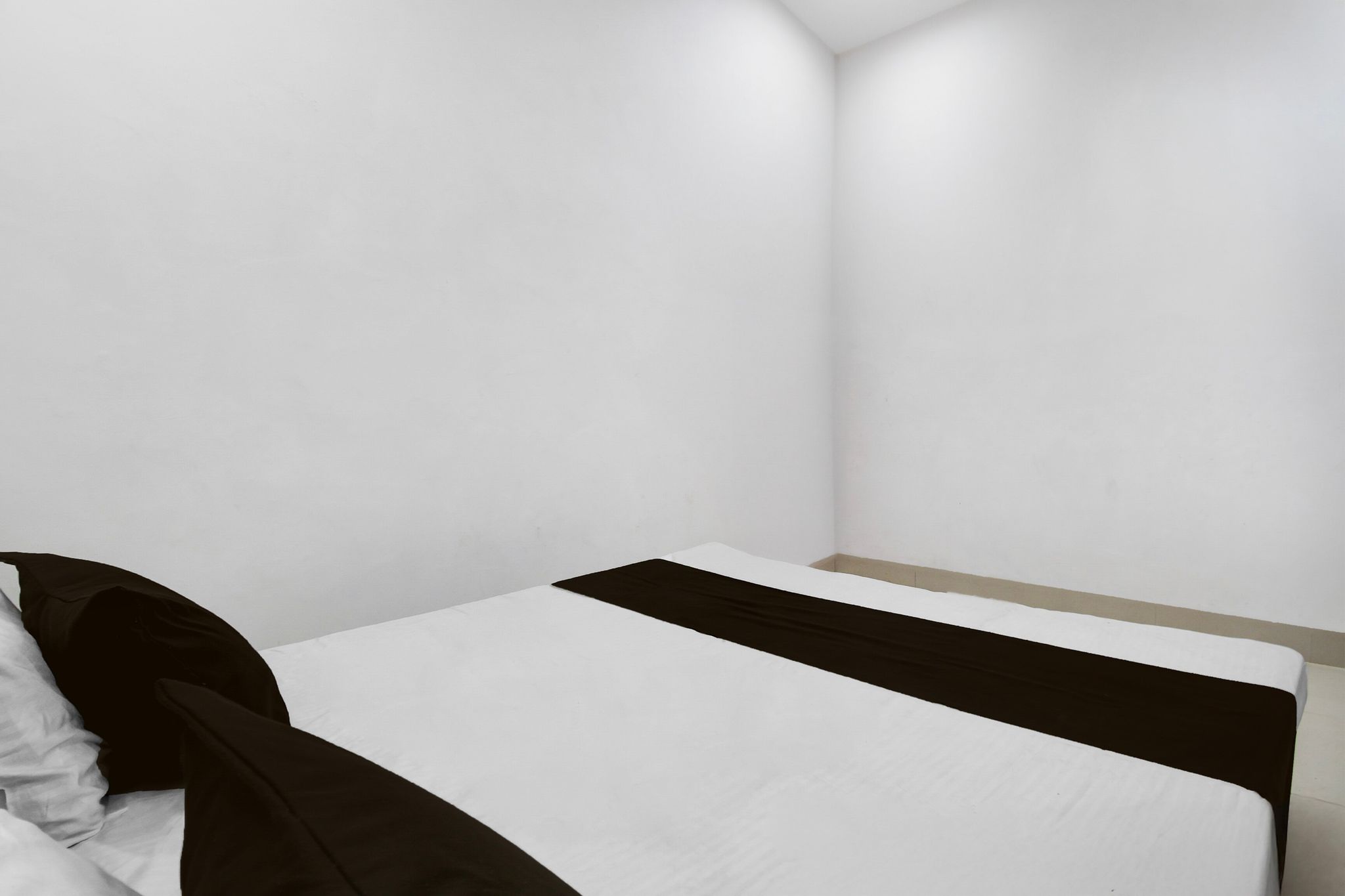 SPOT ON Royal Hotel SPOT ON NON-AC 3