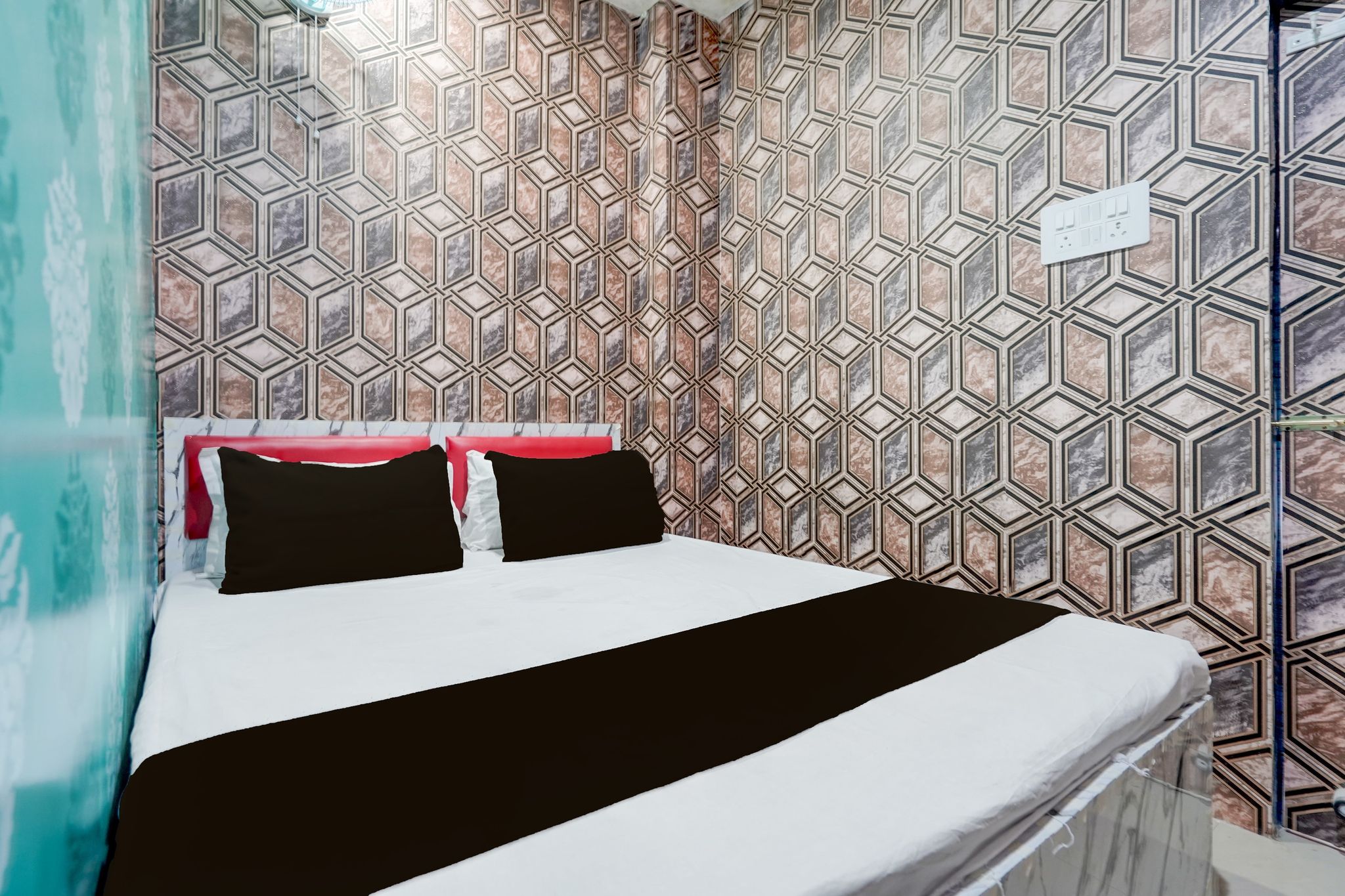 Hotel O Unique Stay Inn Classic 15