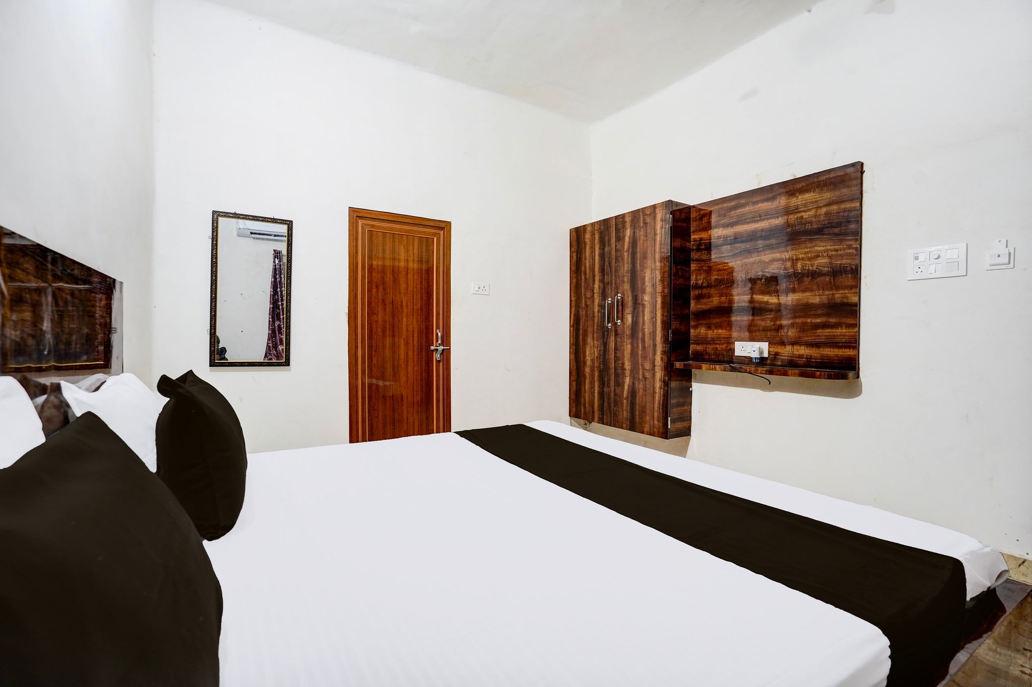 SPOT ON Manjuvilla Classic 6