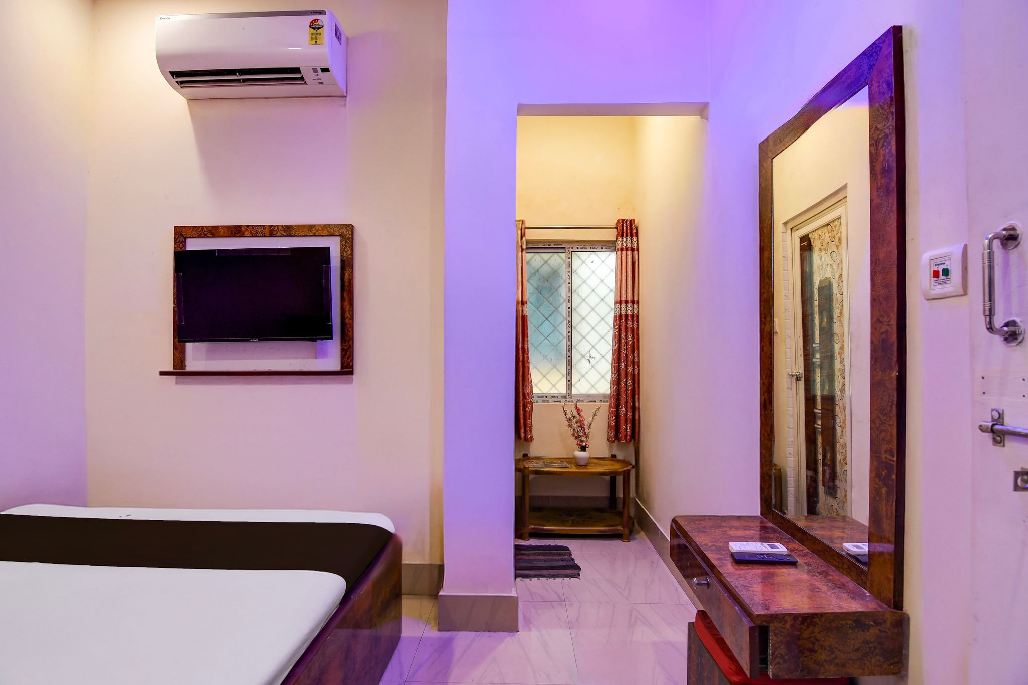 Hotel O Vedika Acropolis Mall Classic 15