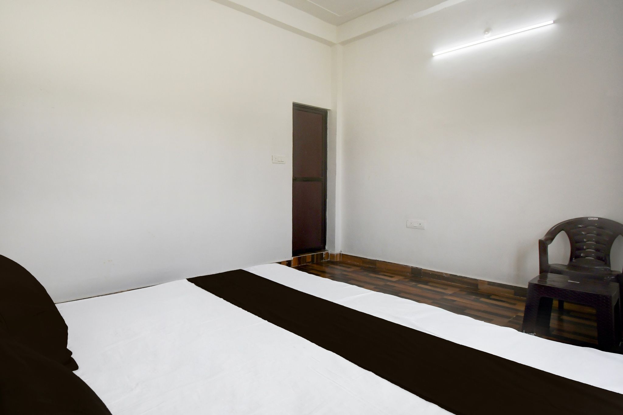 SPOT ON Hotel Gold Inn Classic 8