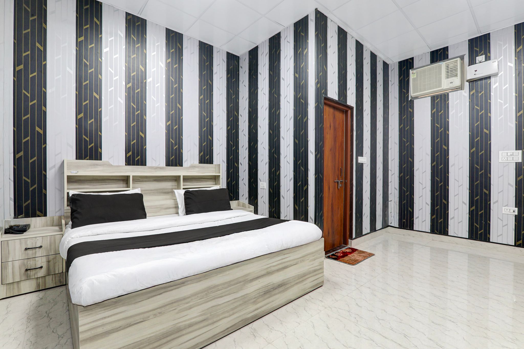 Hotel O Mansa Lawn & Banquets CLASSIC 4