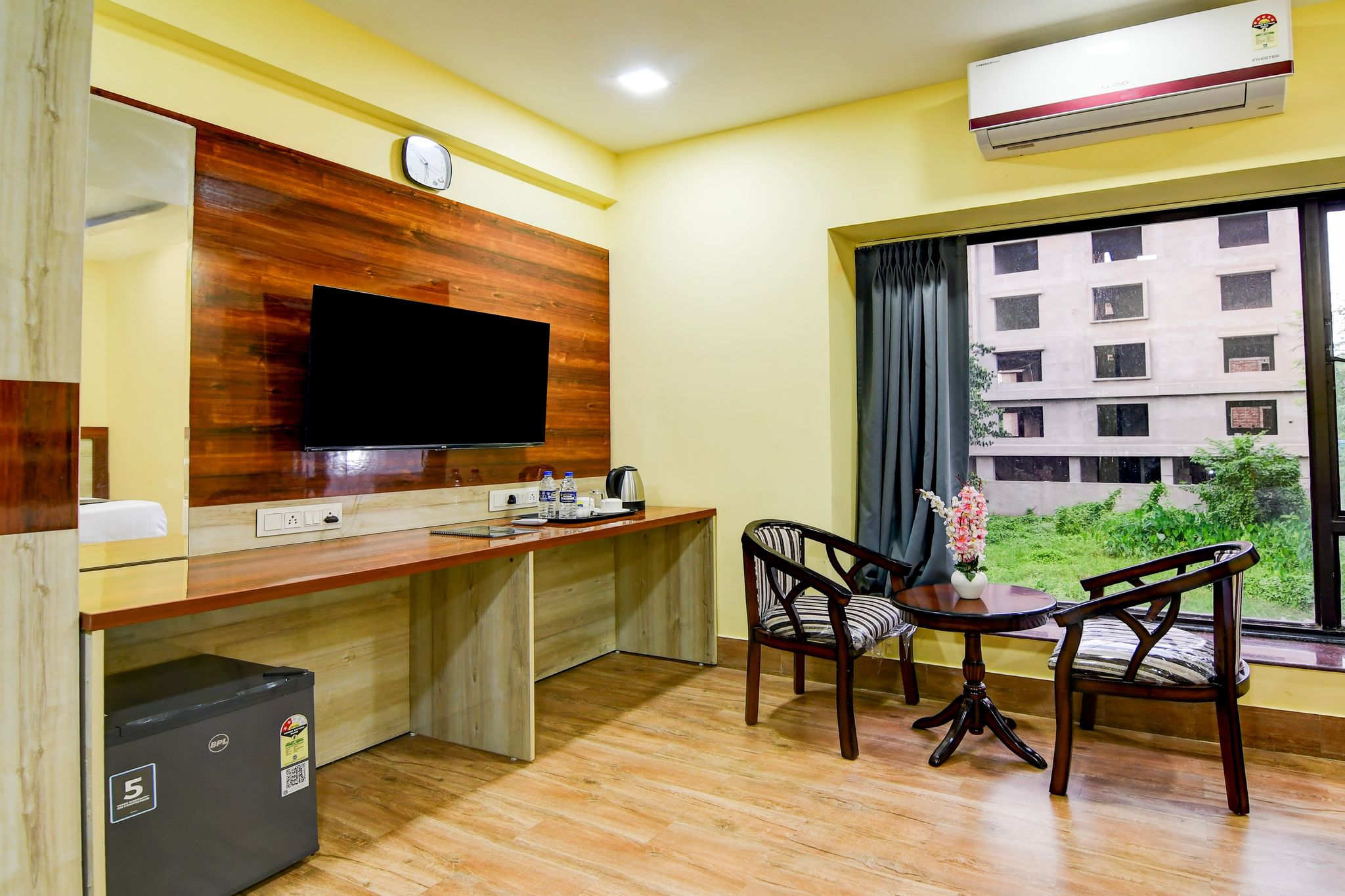 Hotel O Familto Residency & Restaurant Classic 12