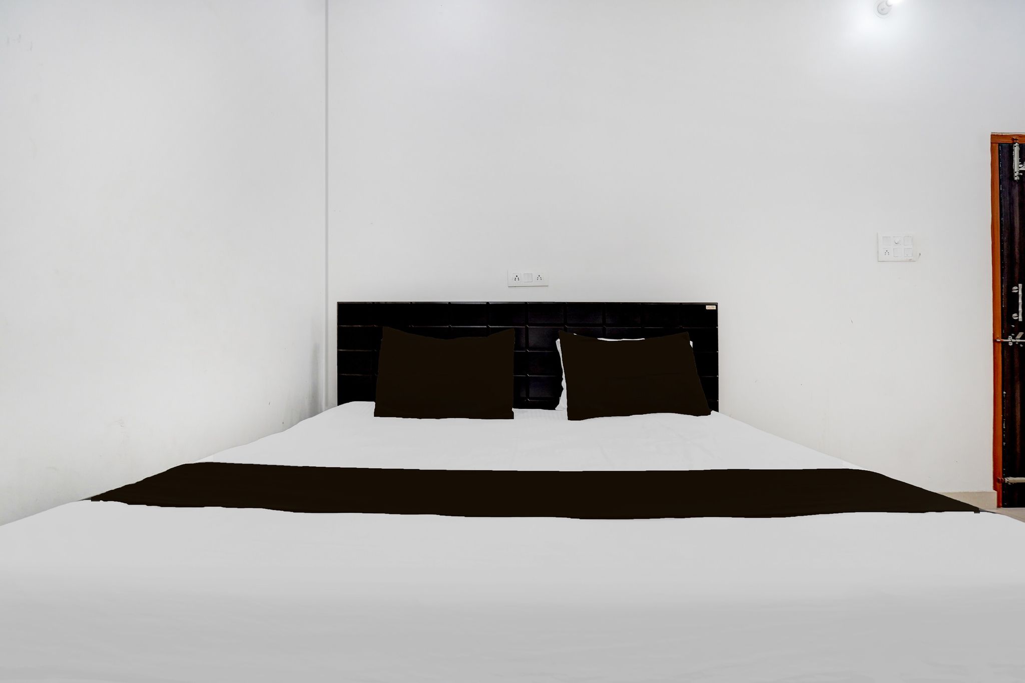 Hotel O Aarna Guesthouse Classic 11