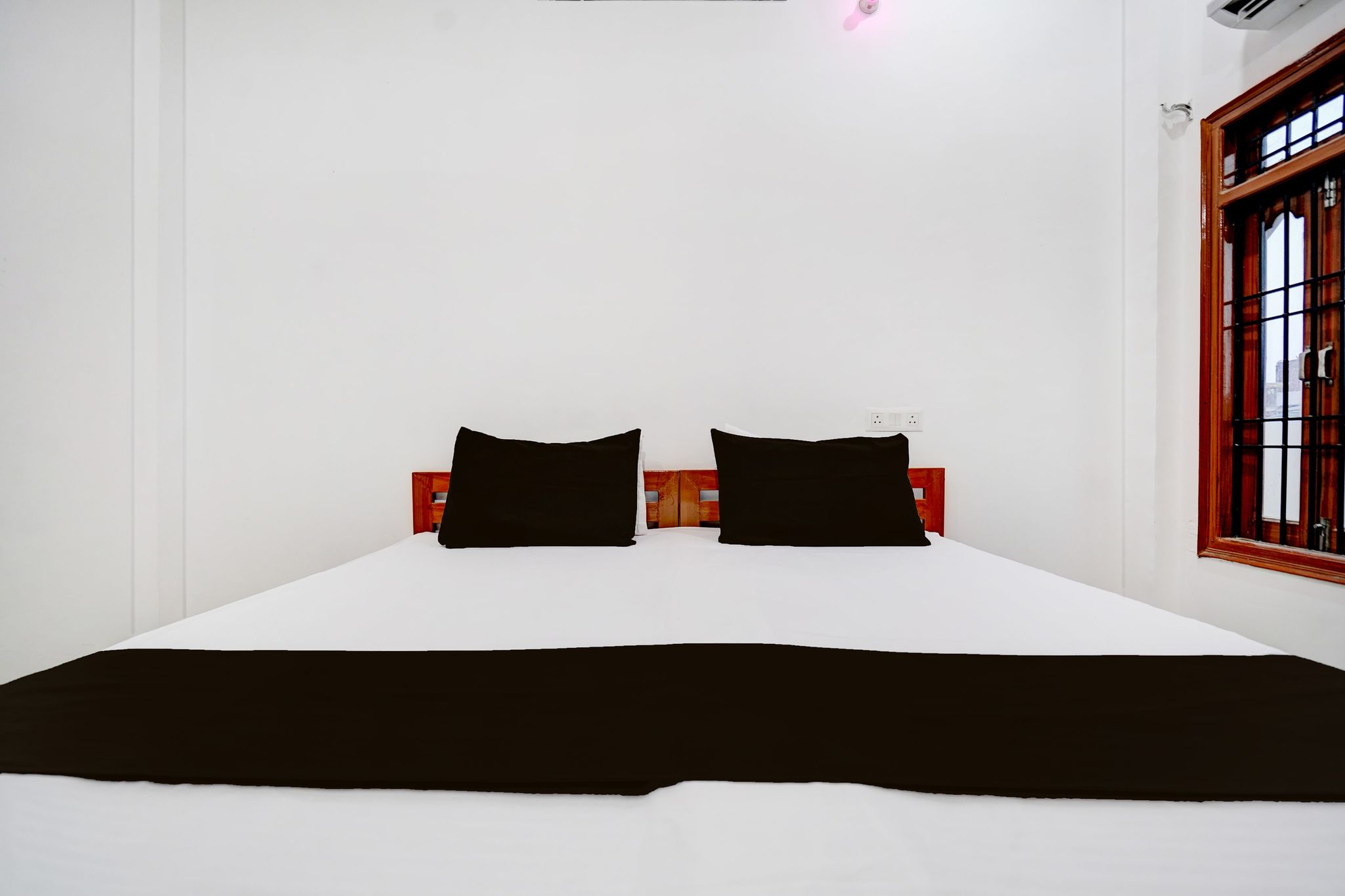 Hotel O Aarna Guesthouse Classic 9