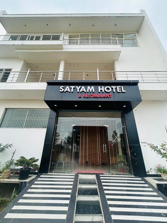 Collection O Vedvyas Puri Formerly Hotel Satyam