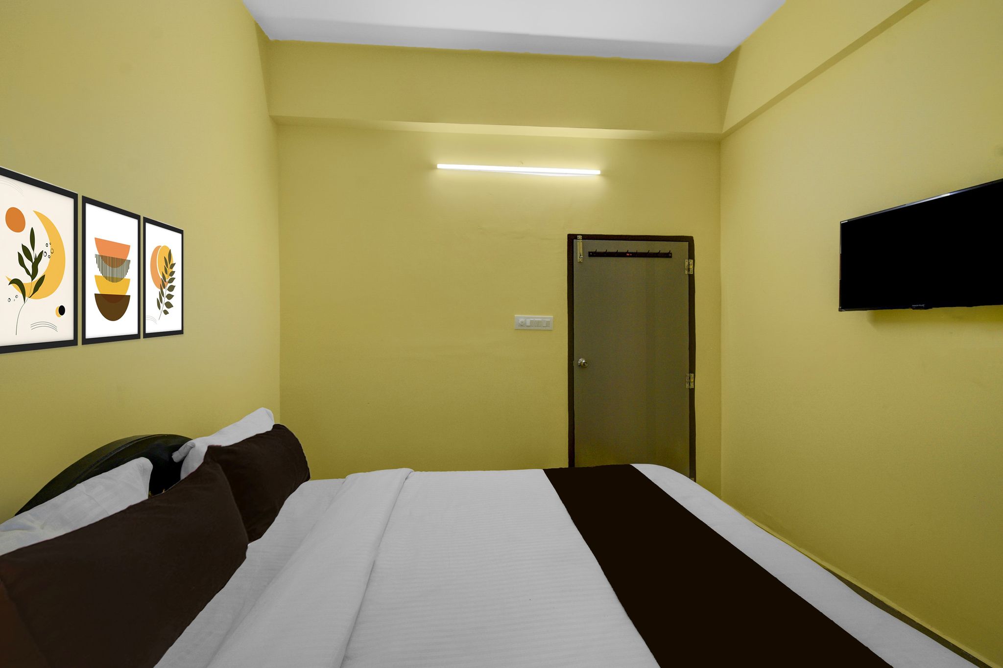 Hotel O Royal Plaza Classic 25