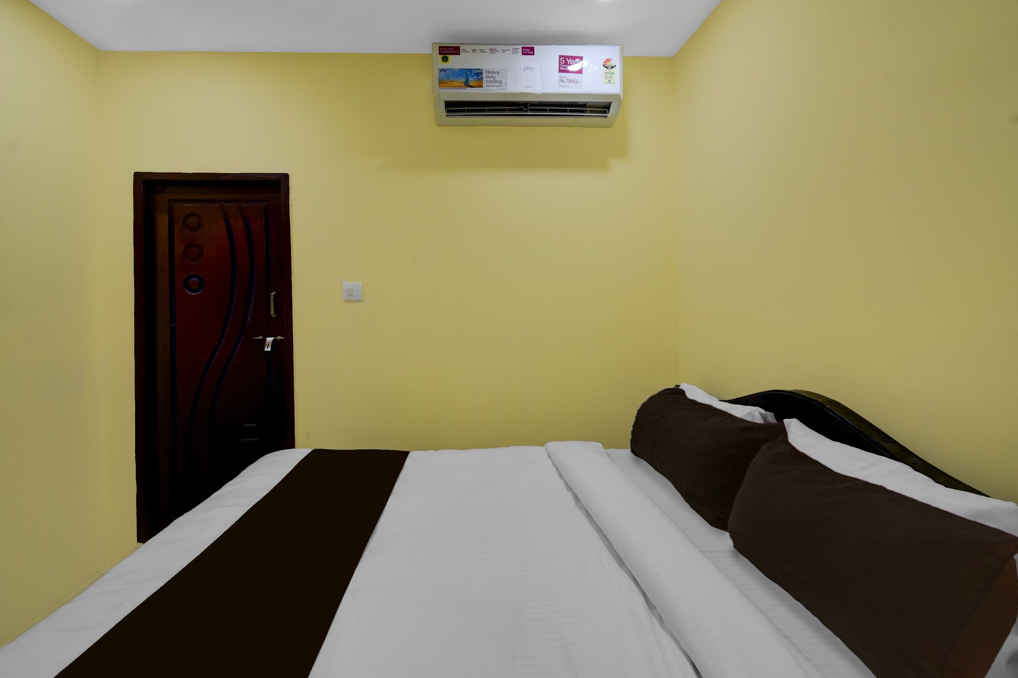 Hotel O Royal Plaza Classic 28