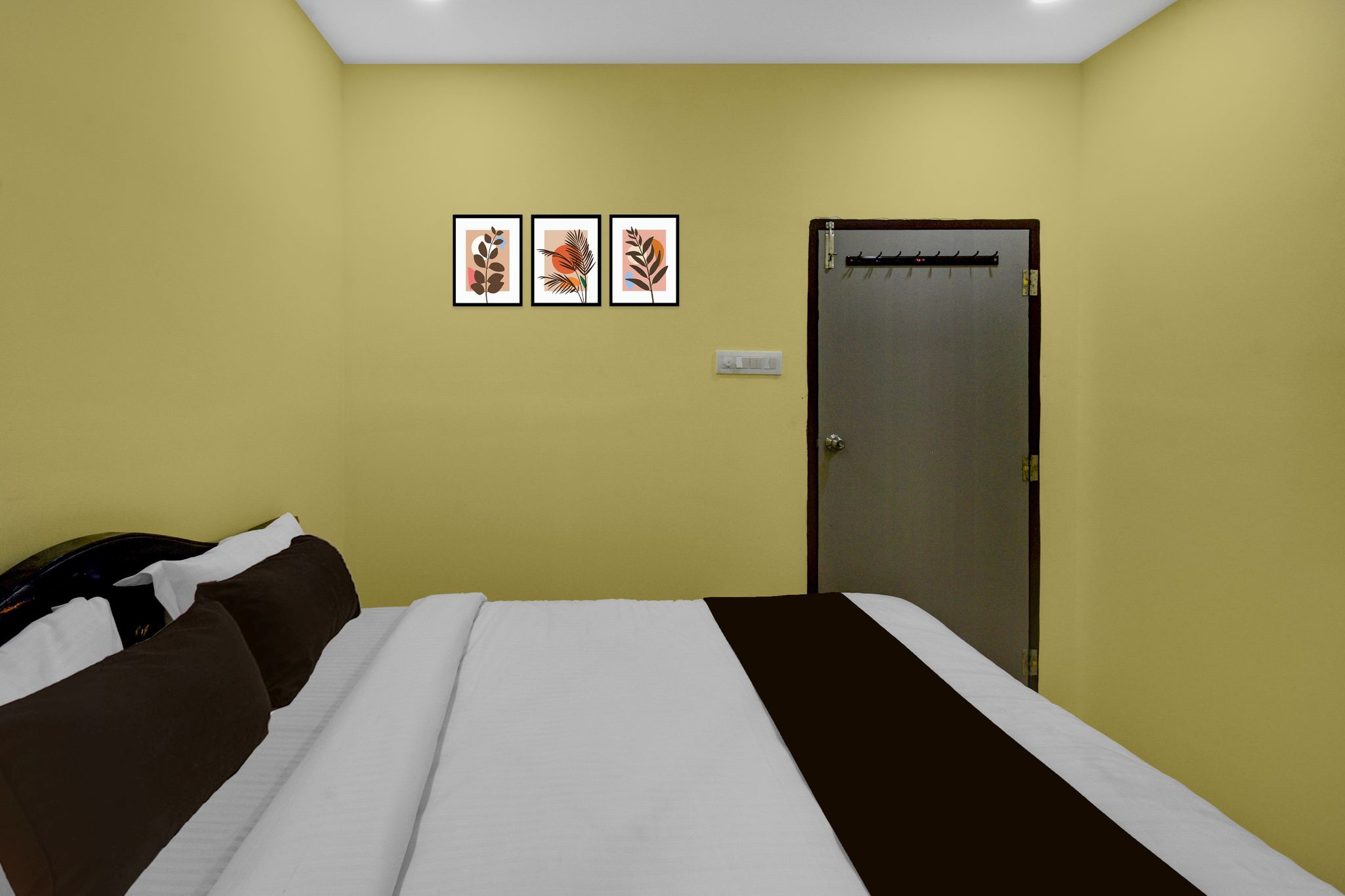 Hotel O Royal Plaza Classic 10