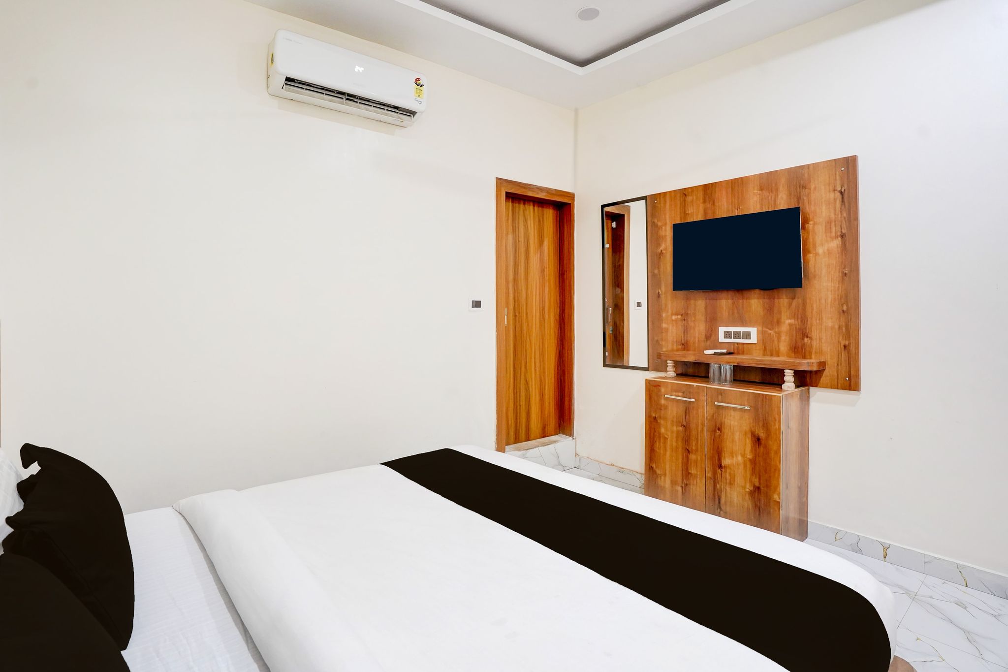 Hotel O Madhvam Classic 8