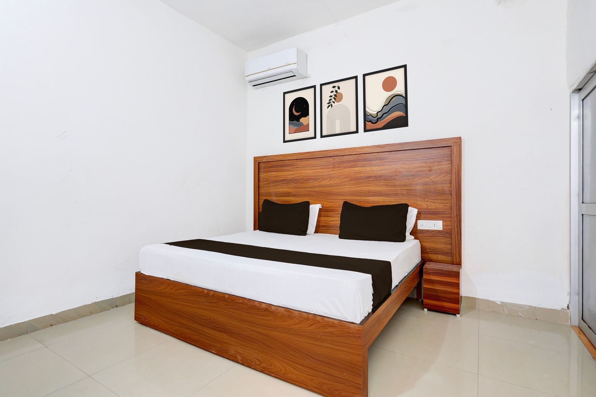 Hotel O Royal Classic 14