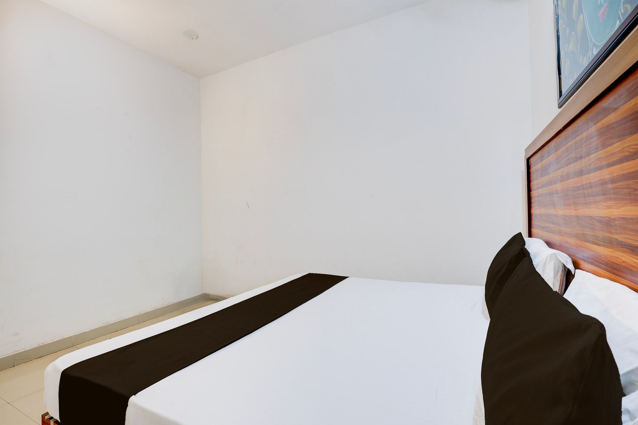 Hotel O Royal Classic 12