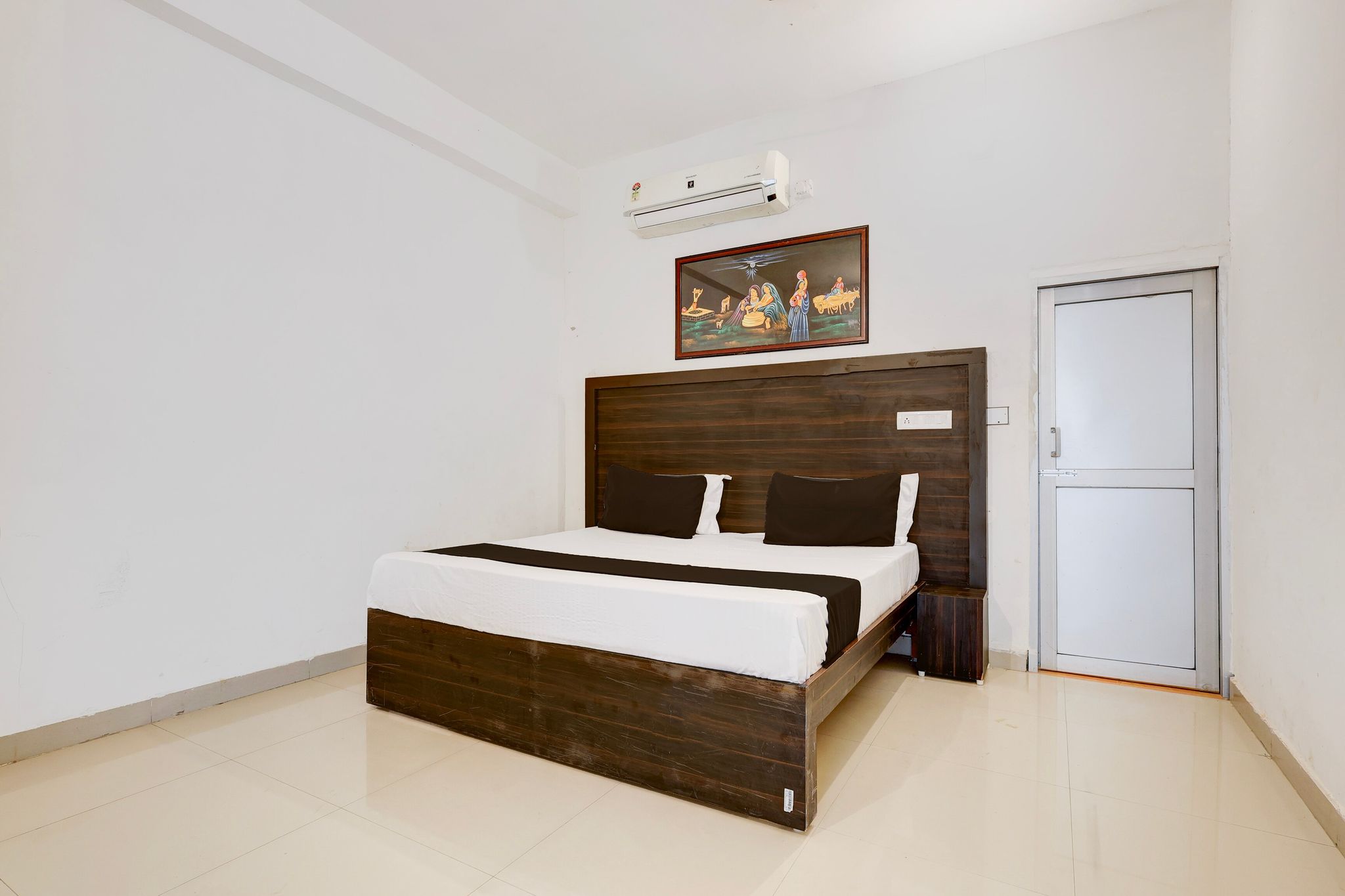 Hotel O Royal Classic 4