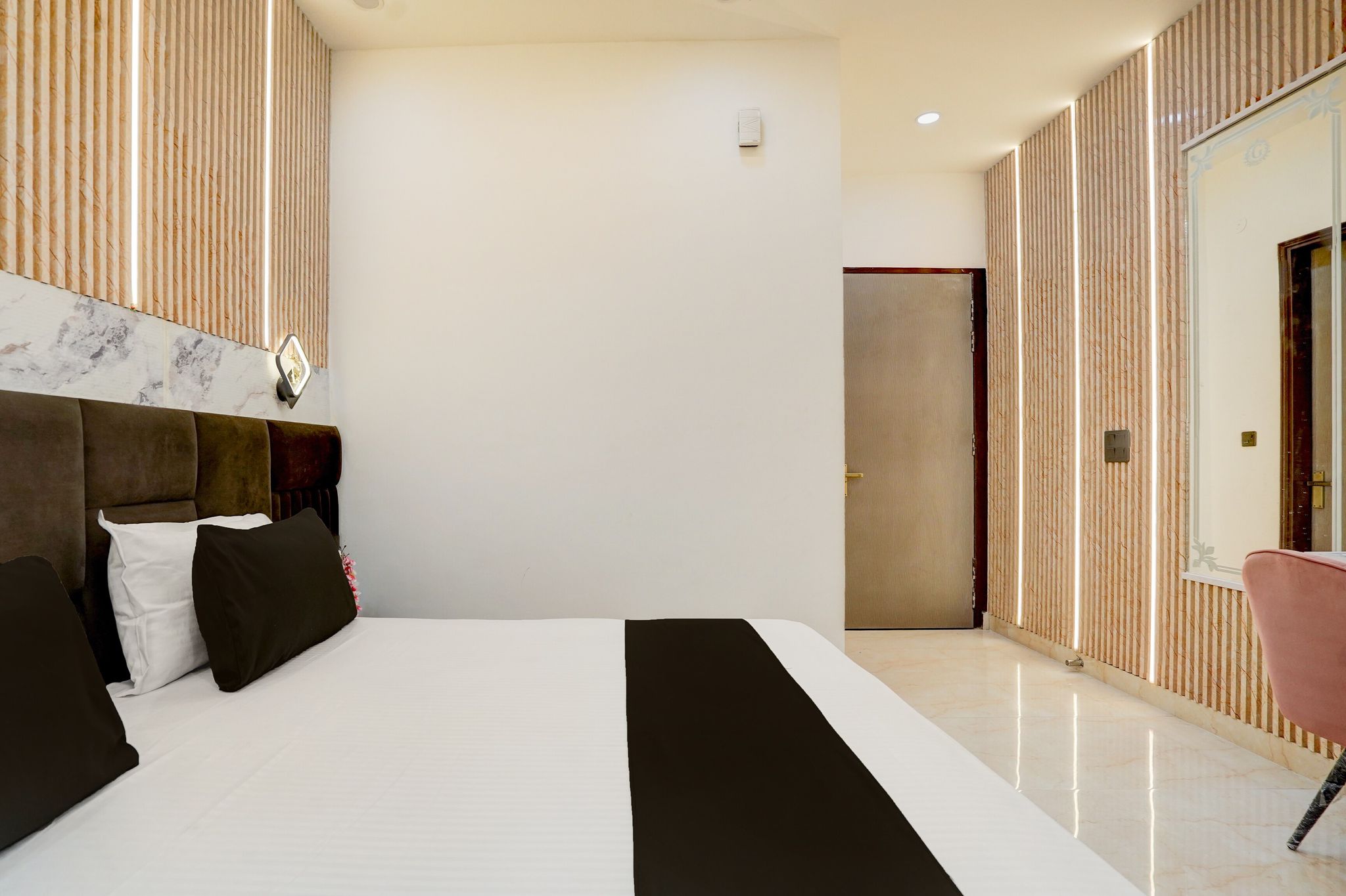 SPOT ON G Grand Hotel Classic 8