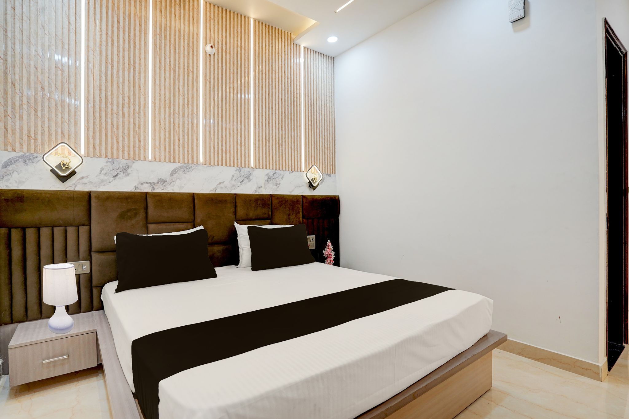 SPOT ON G Grand Hotel Classic 9