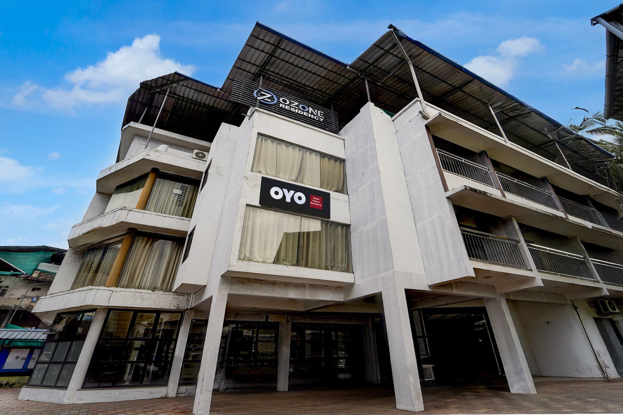 Super Hotel O OZONE Residency