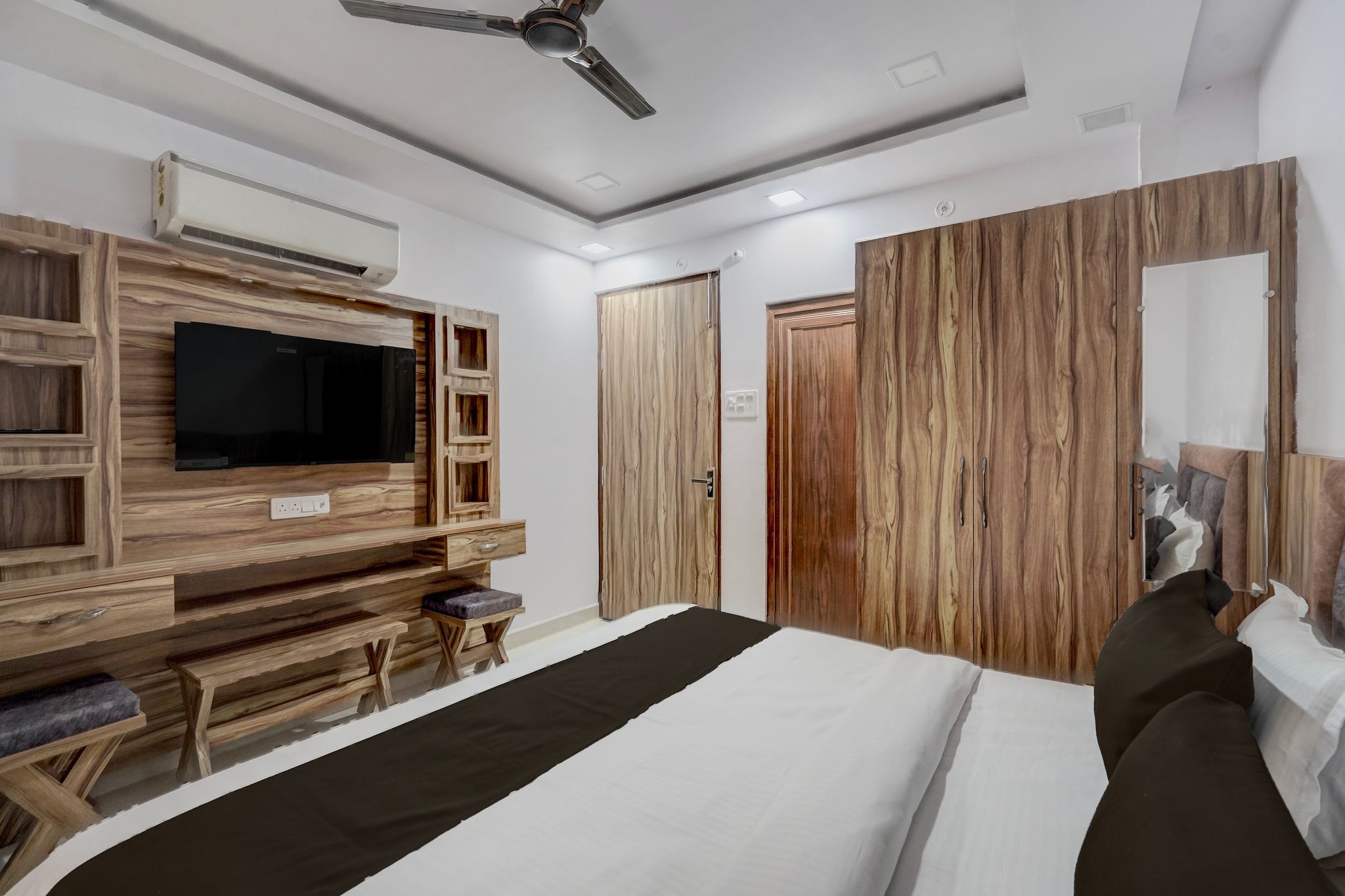 Hotel O OM SAI HOTEL Classic 7