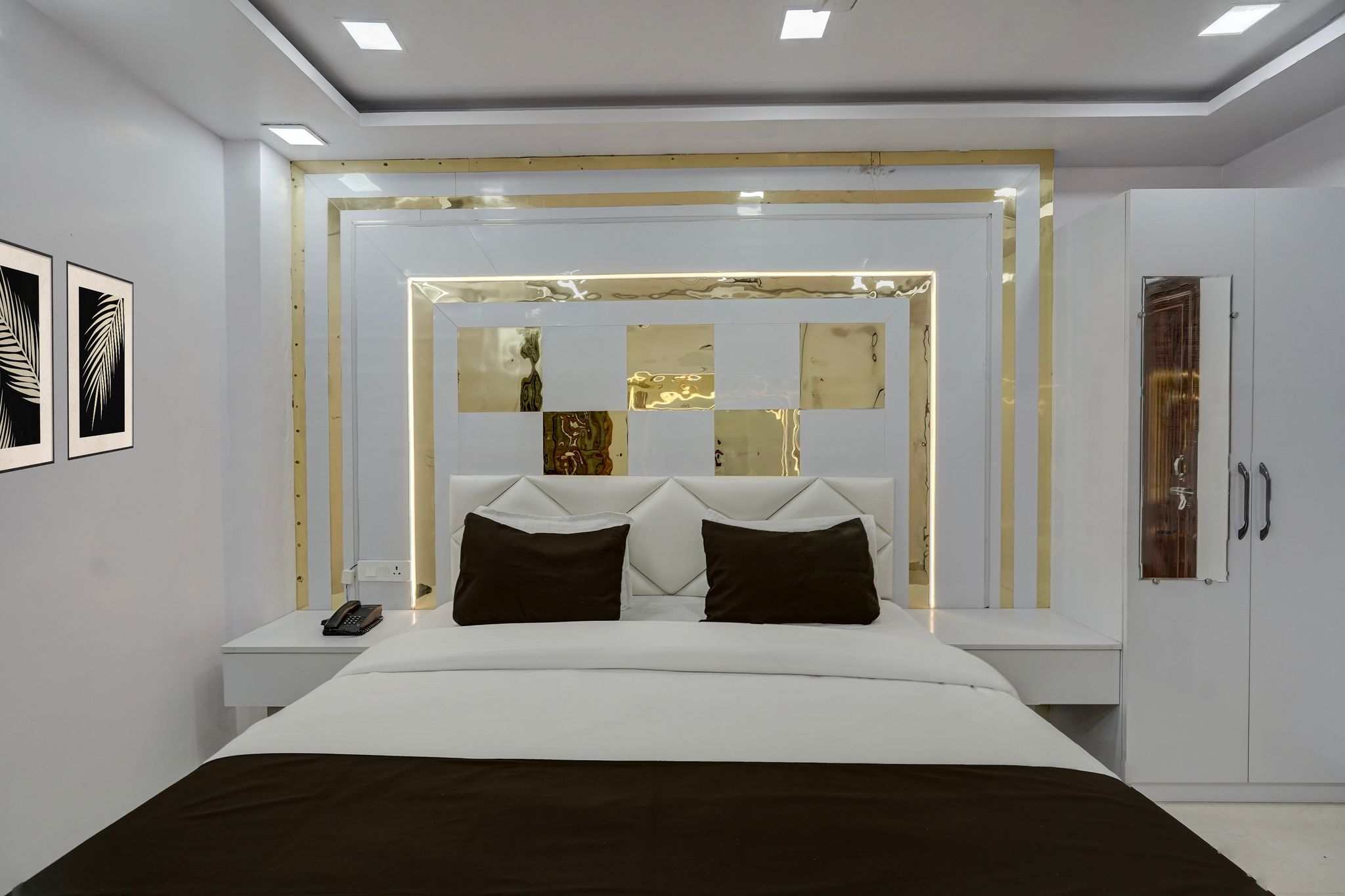 Hotel O OM SAI HOTEL Classic 12