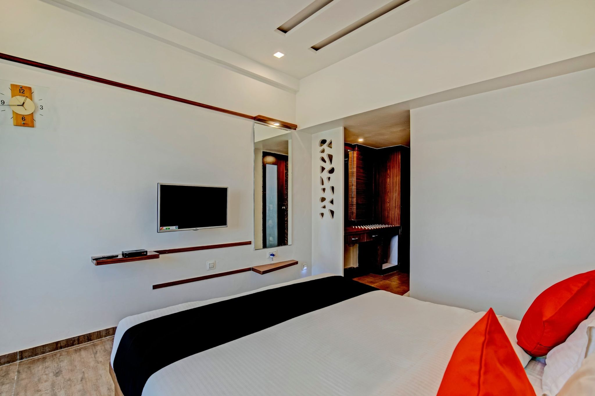 Hotel O The Grand Imperial Restaurant & Hotel Dhuva Railway station Classic 11