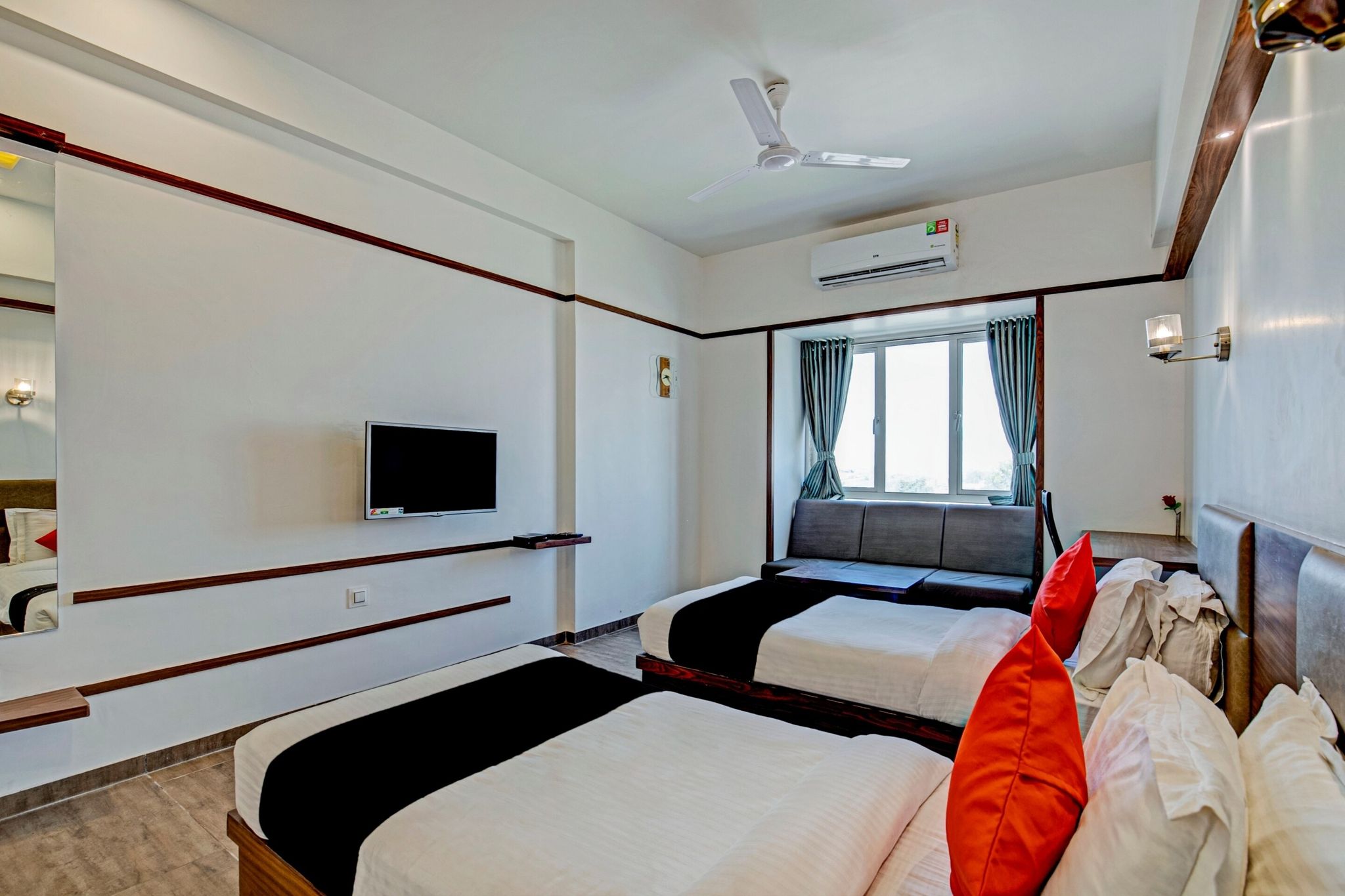 Hotel O The Grand Imperial Restaurant & Hotel Dhuva Railway station Classic 6