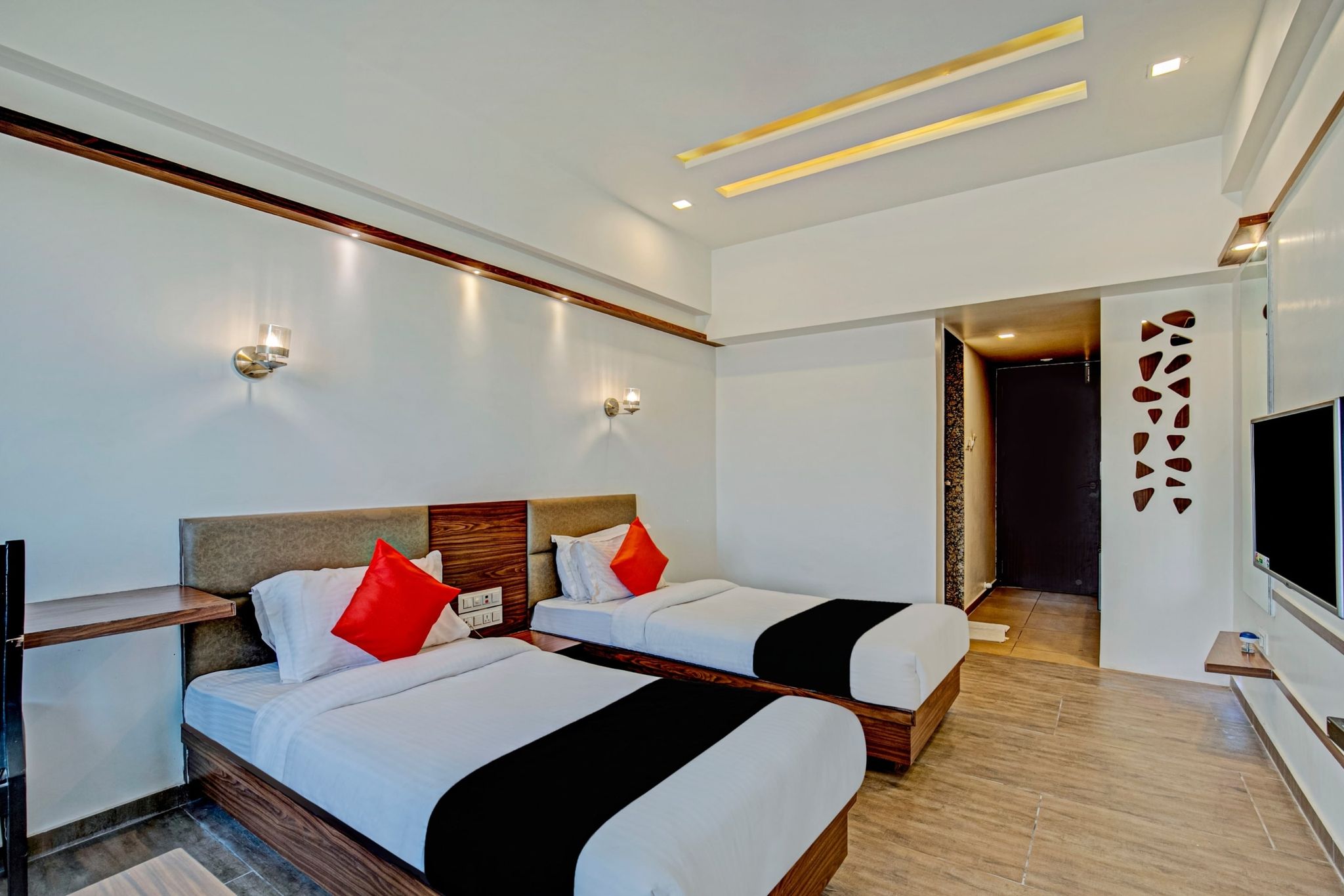 Hotel O The Grand Imperial Restaurant & Hotel Dhuva Railway station Classic 4