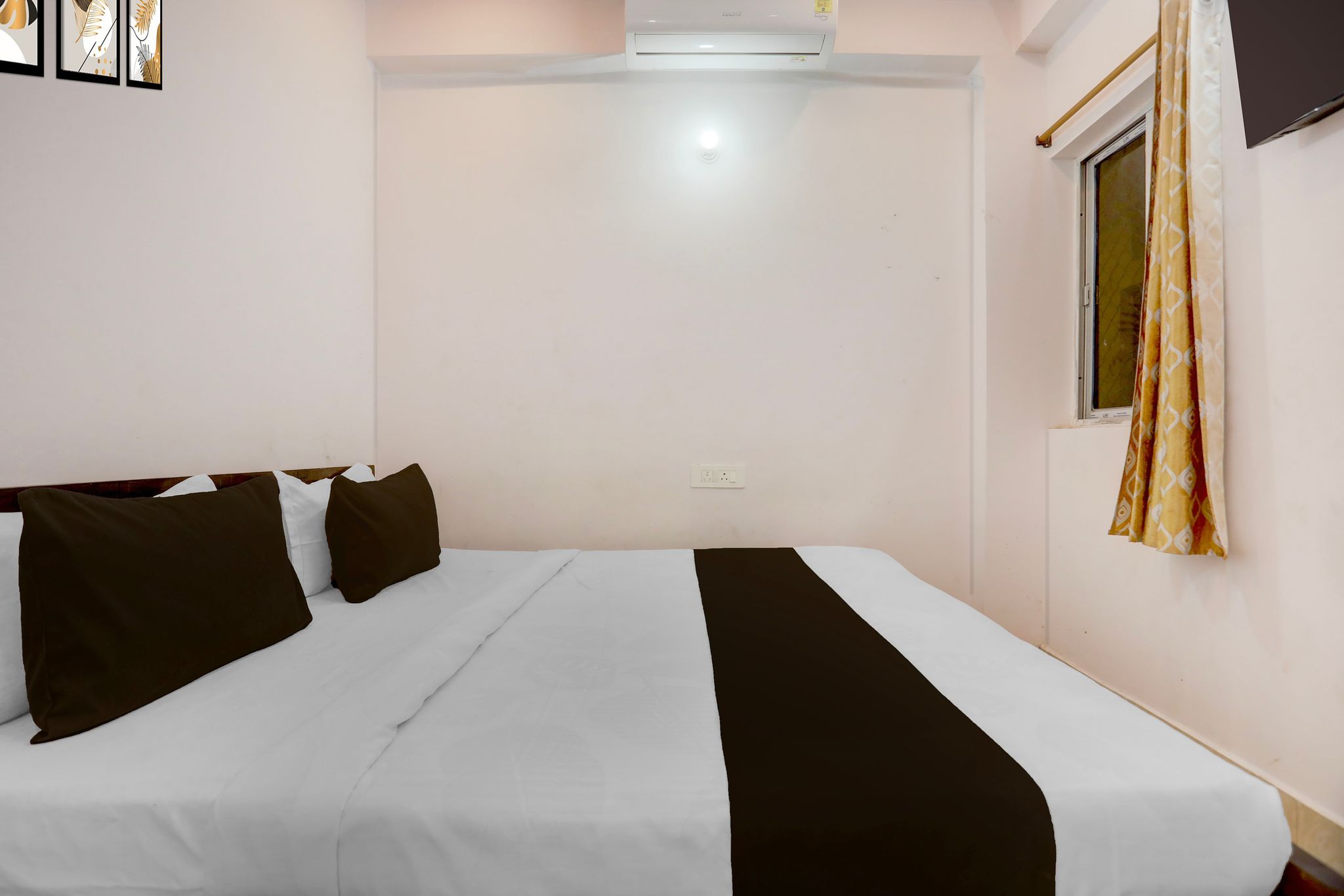 Hotel O Royal Inn Classic 13