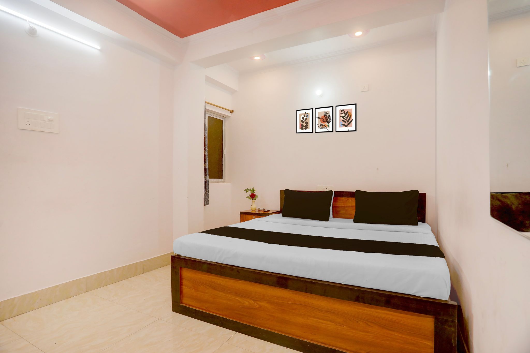 Hotel O Royal Inn Classic 2