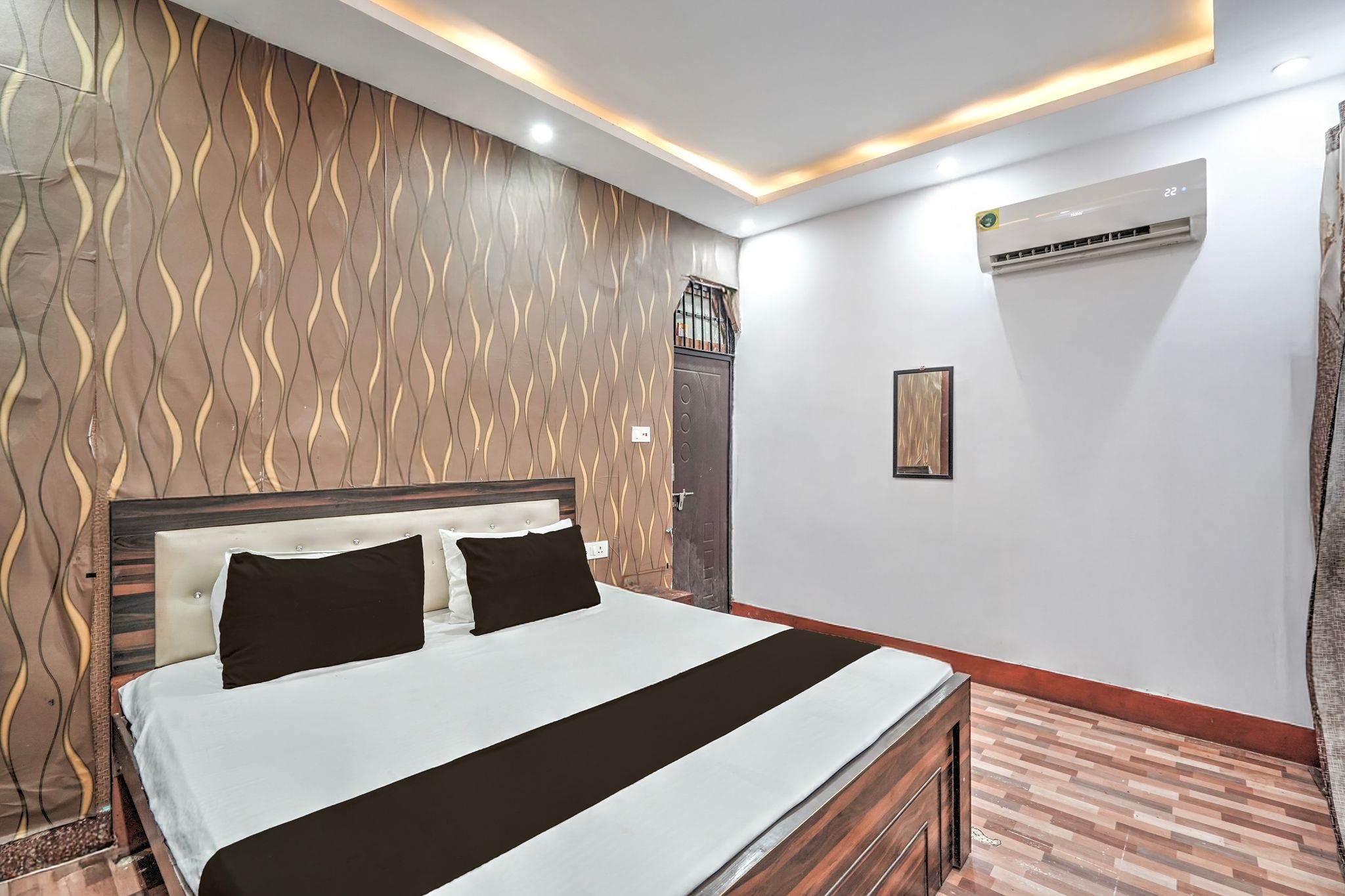 SPOT ON Hotel prayag villa Classic 25