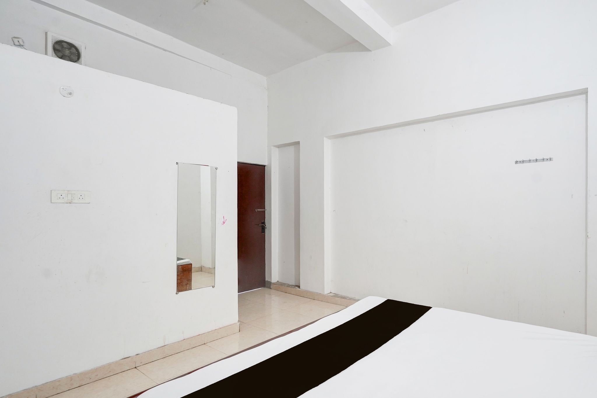 SPOT ON New Phulpur Restaurant And Hotel Classic 46