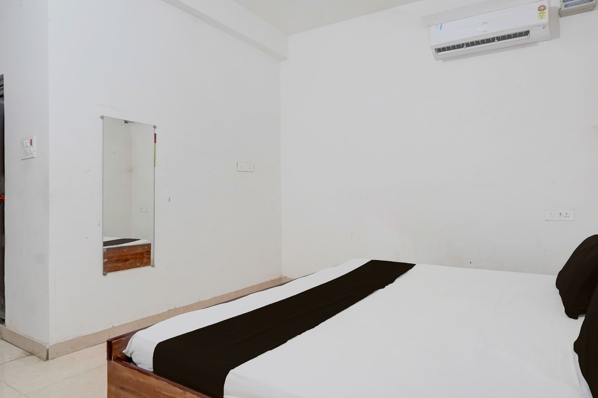 SPOT ON New Phulpur Restaurant And Hotel Classic 41