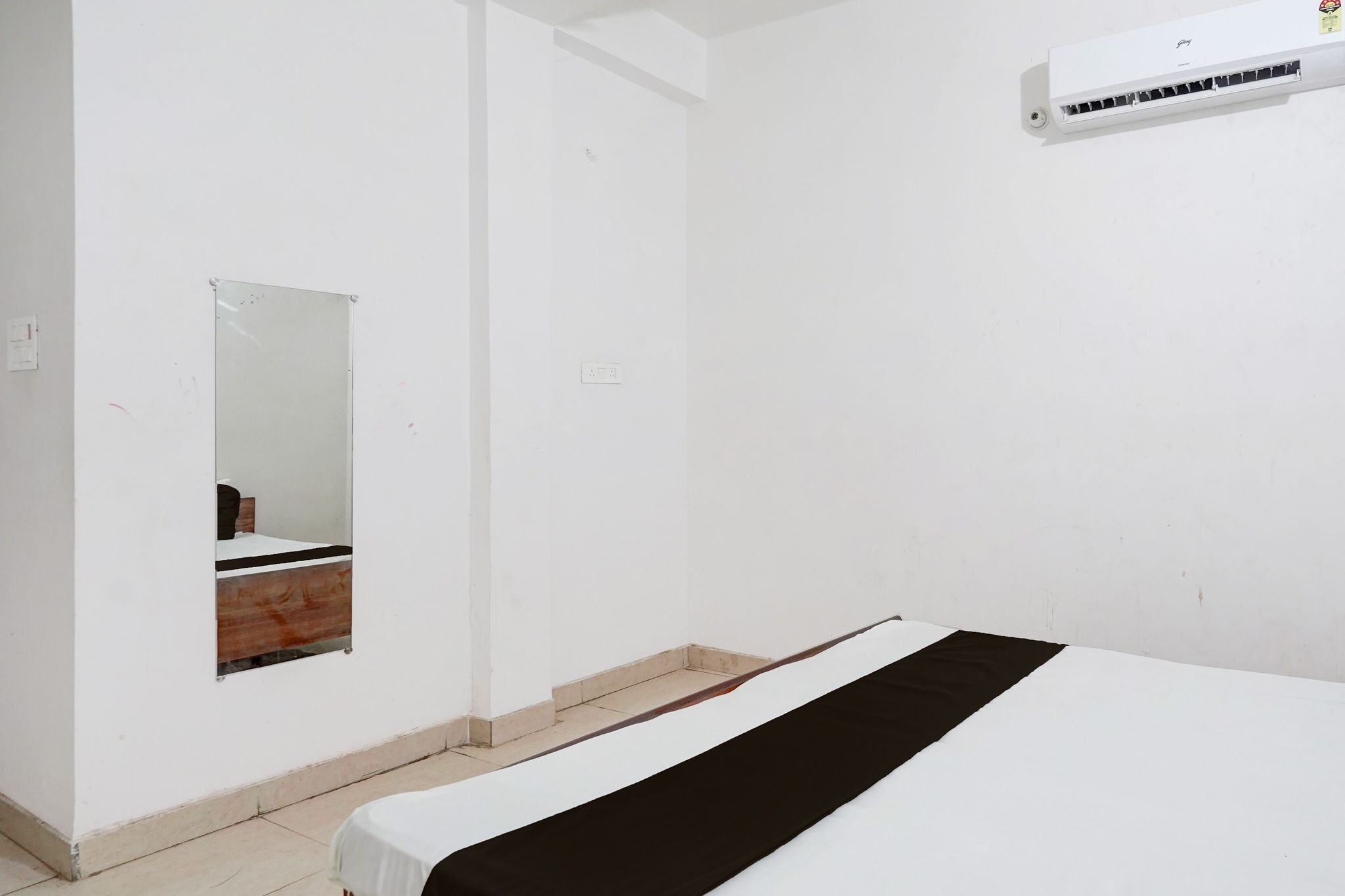 SPOT ON New Phulpur Restaurant And Hotel Classic 15