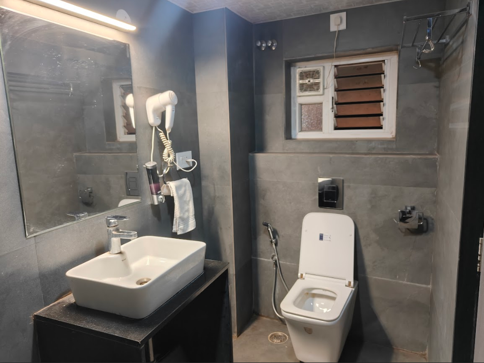 Hotel G R T Square Deluxe AC Room 9