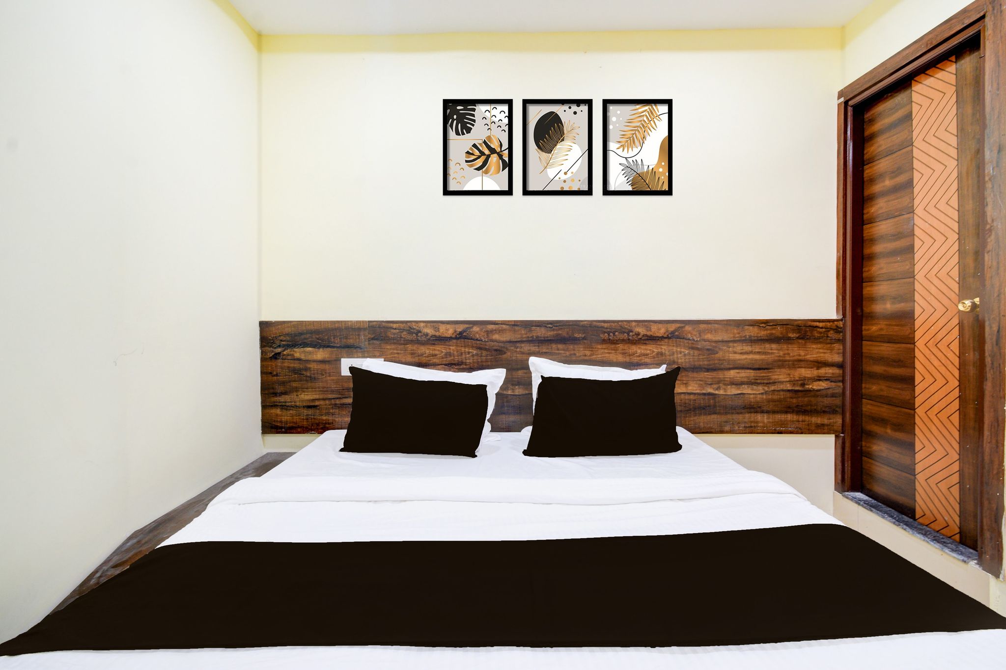 Hotel O Indian Comfort Classic 9